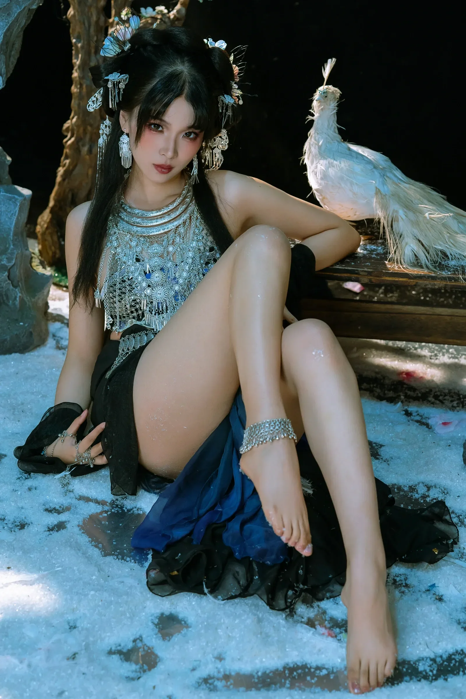 云溪溪&轩萧学姐 – 苗疆少女 [24P]