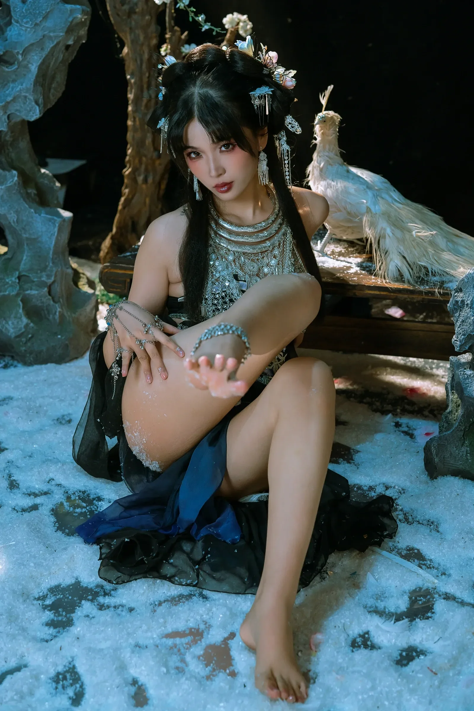 云溪溪&轩萧学姐 – 苗疆少女 [24P]