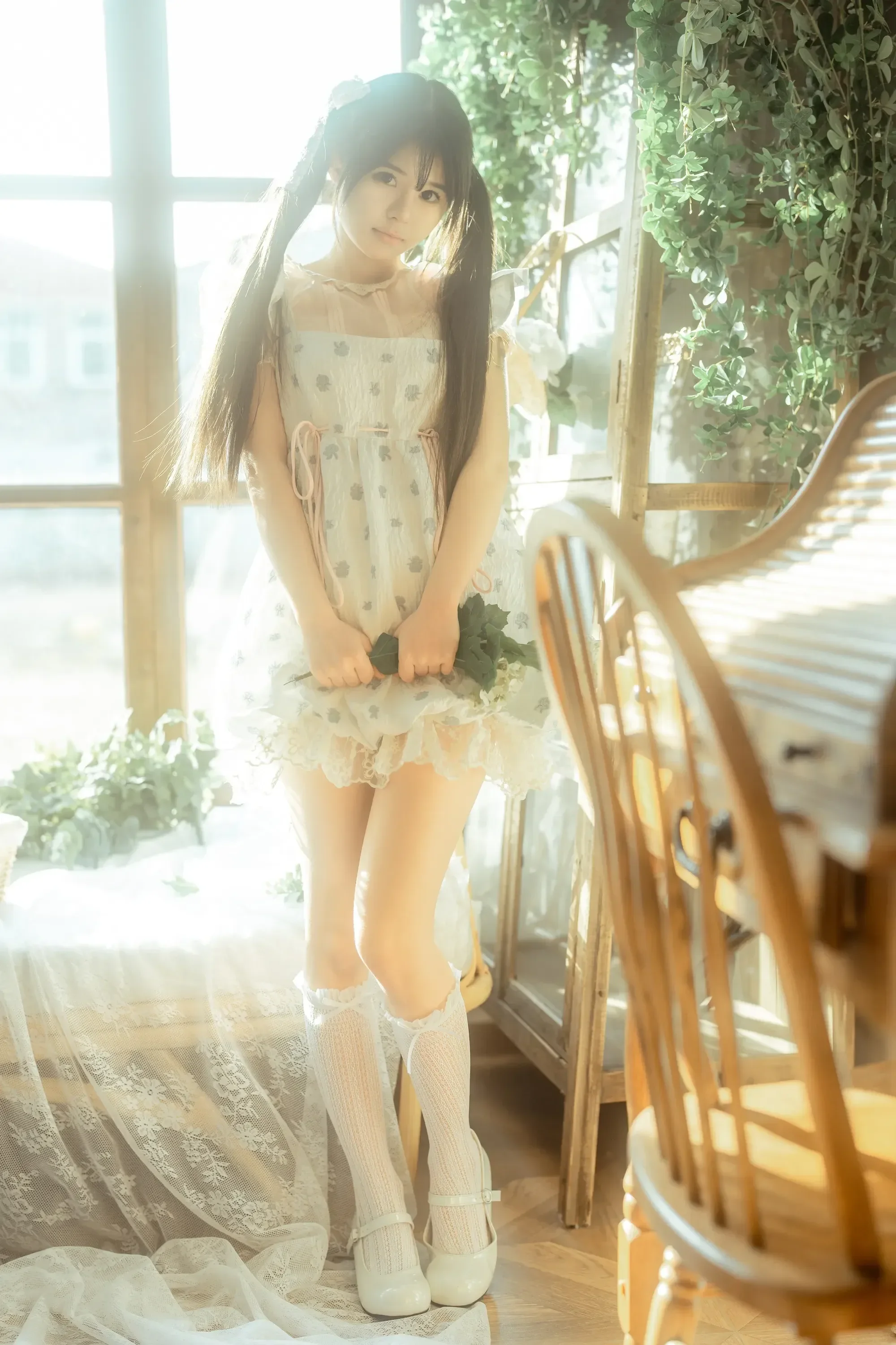 rua阮阮 – 花房 小裙子 [54P]