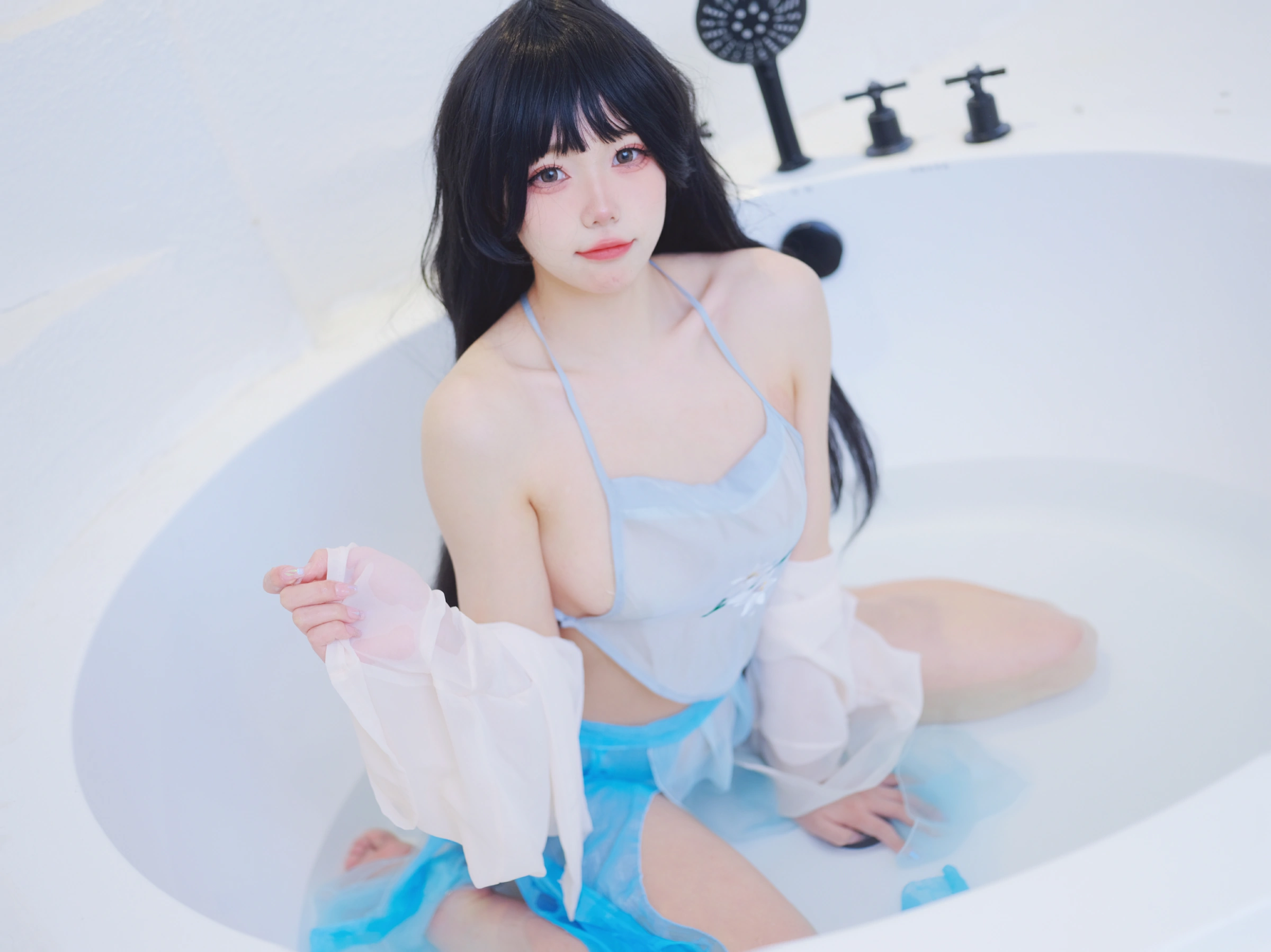 黏黏团子兔（咬一口兔娘） – 古风情趣三套 [26P]