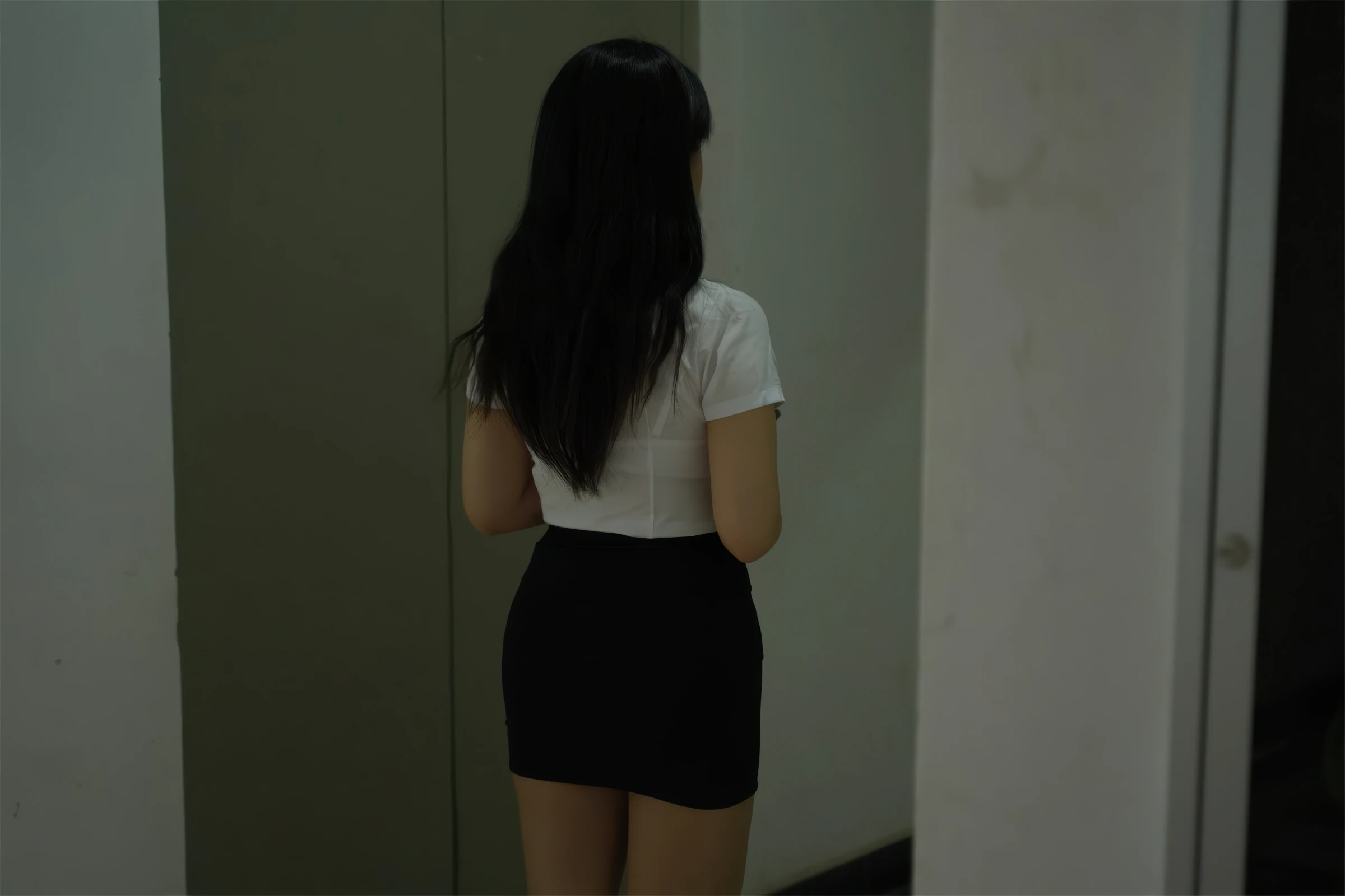 虎森森 – 下班后的OL [70P]