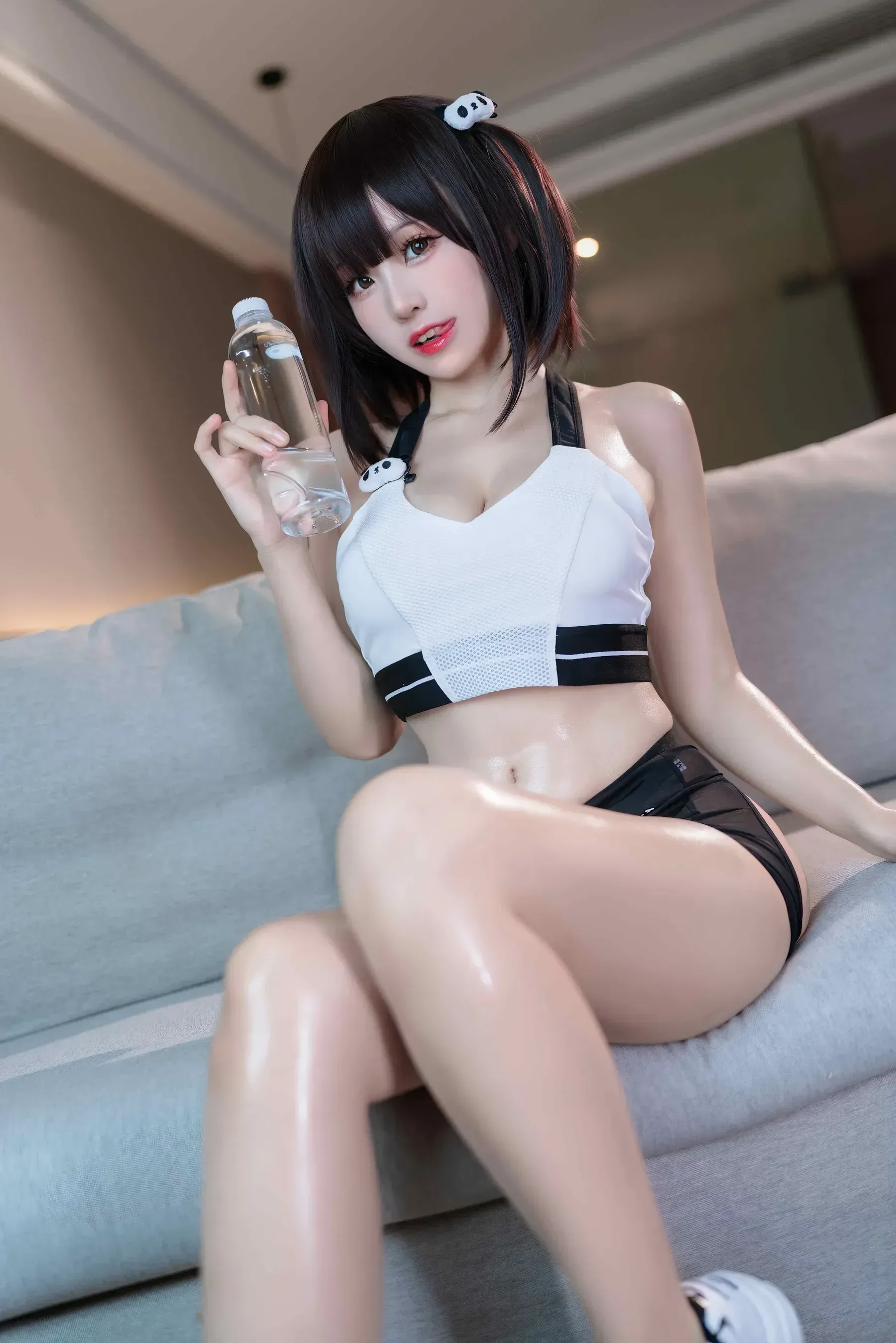 miko酱ww – 蛋白大熊猫 [20P]