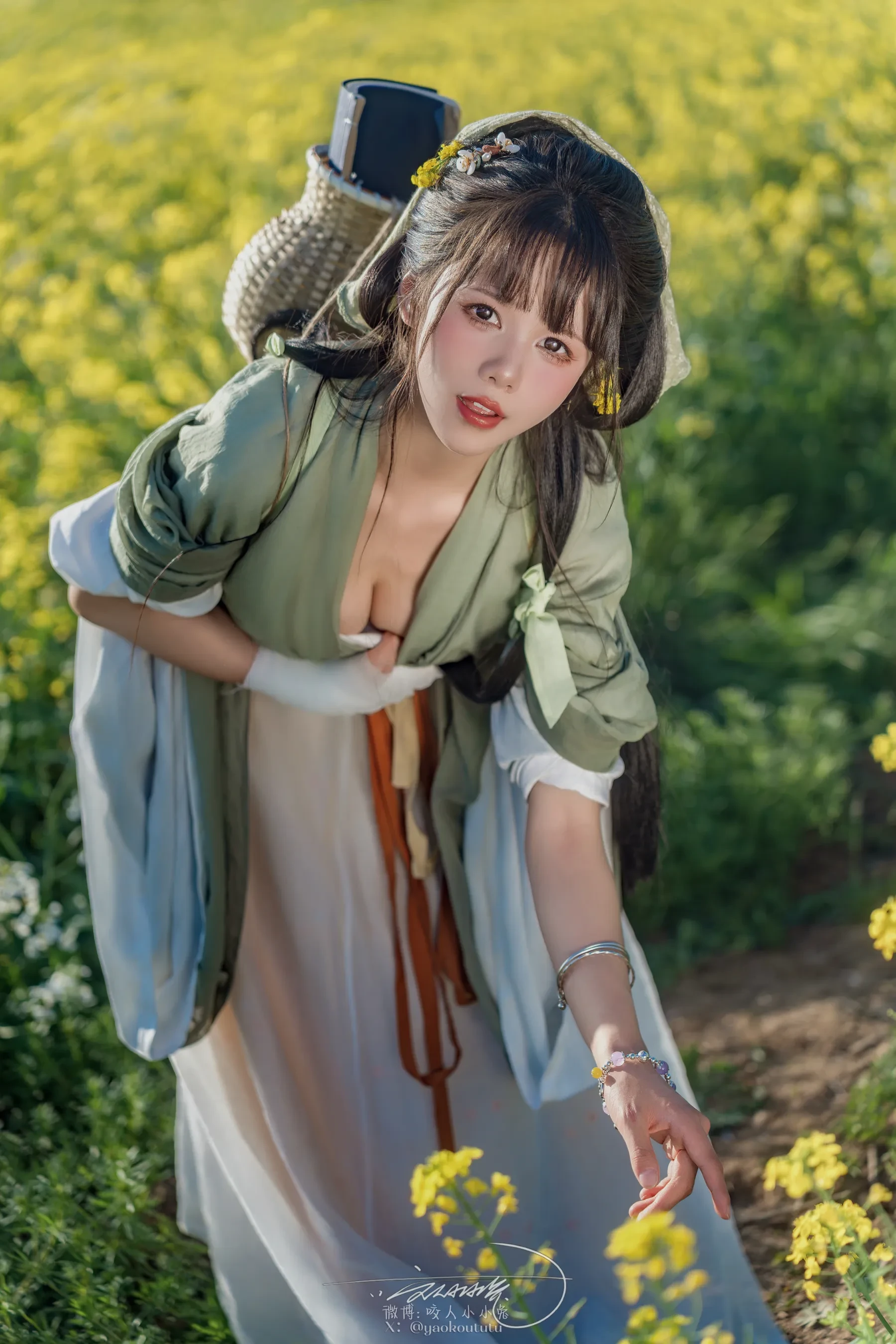 咬一口兔娘 – 田耕记 [70P]