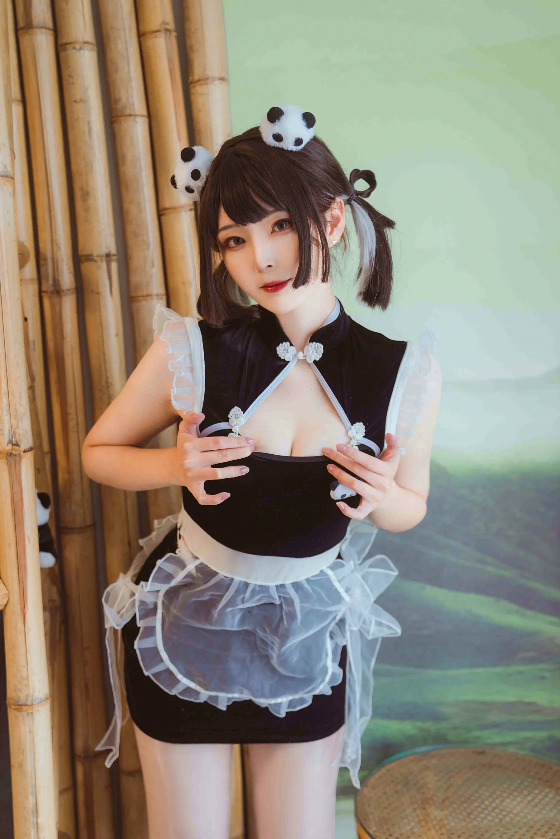 Natsuko夏夏子 – 熊猫女仆 [55P]