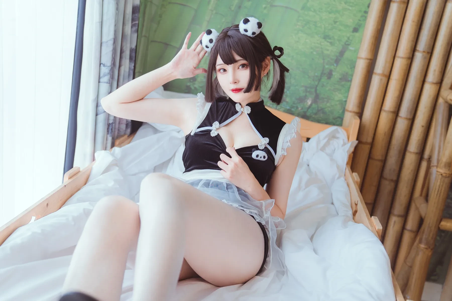 Natsuko夏夏子 – 熊猫女仆 [55P]