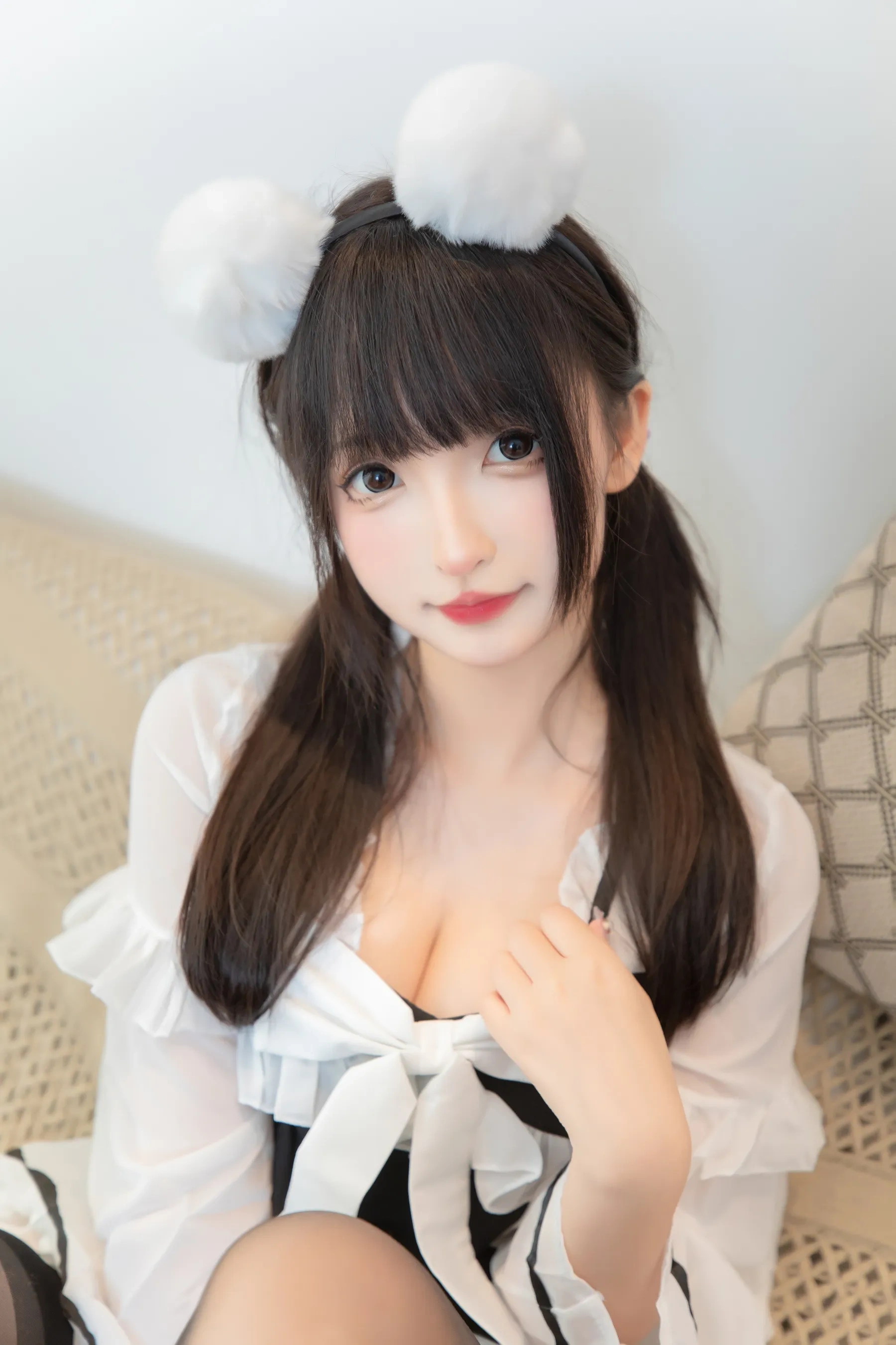神楽坂真冬 – 熊猫女仆 [75P]