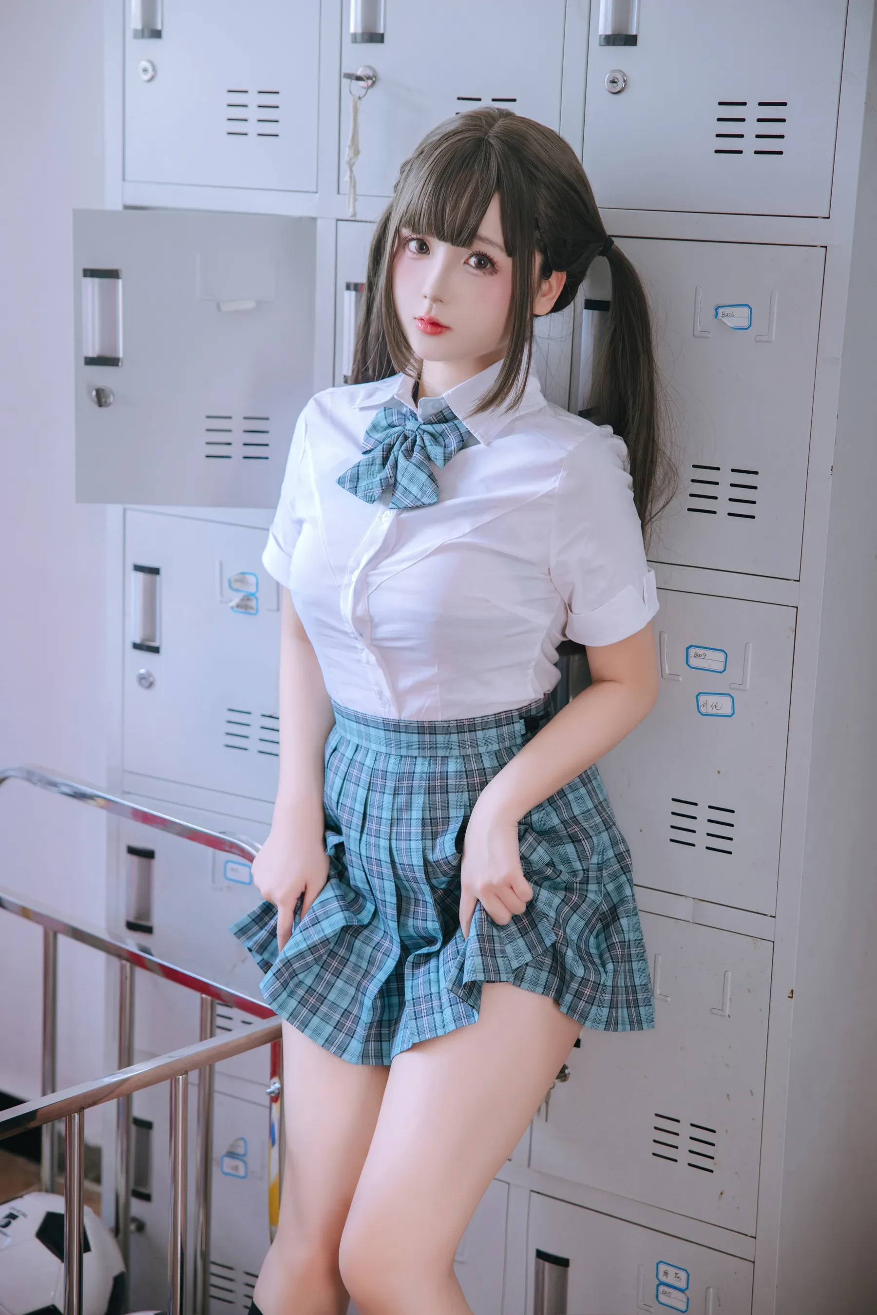 日奈娇 – 更衣室 [100P]