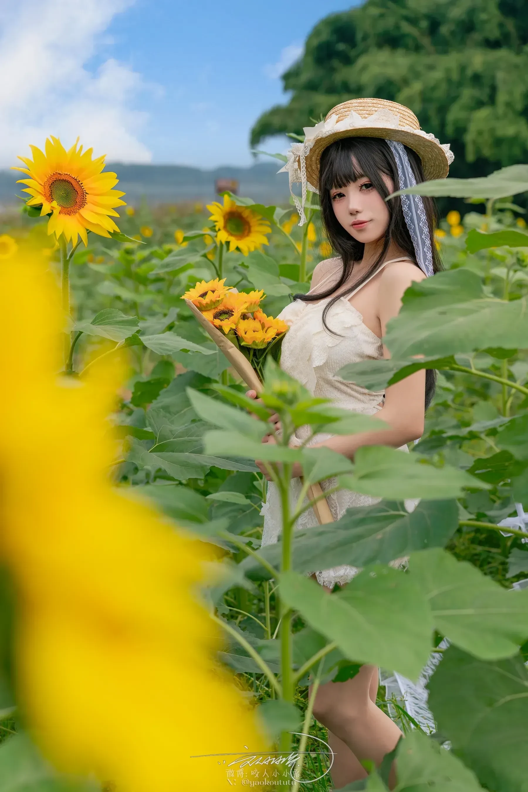 咬一口兔娘 – 7月作品『夏の葵』[70P]