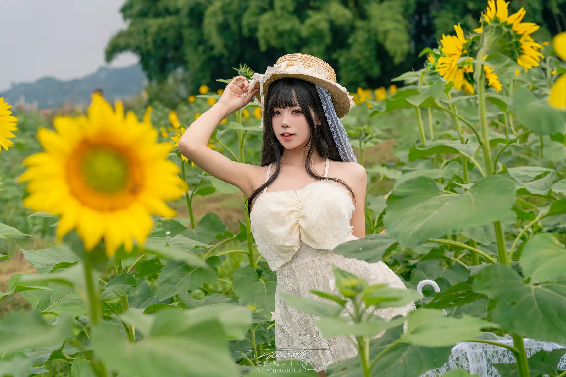 咬一口兔娘 – 7月作品『夏の葵』[70P]