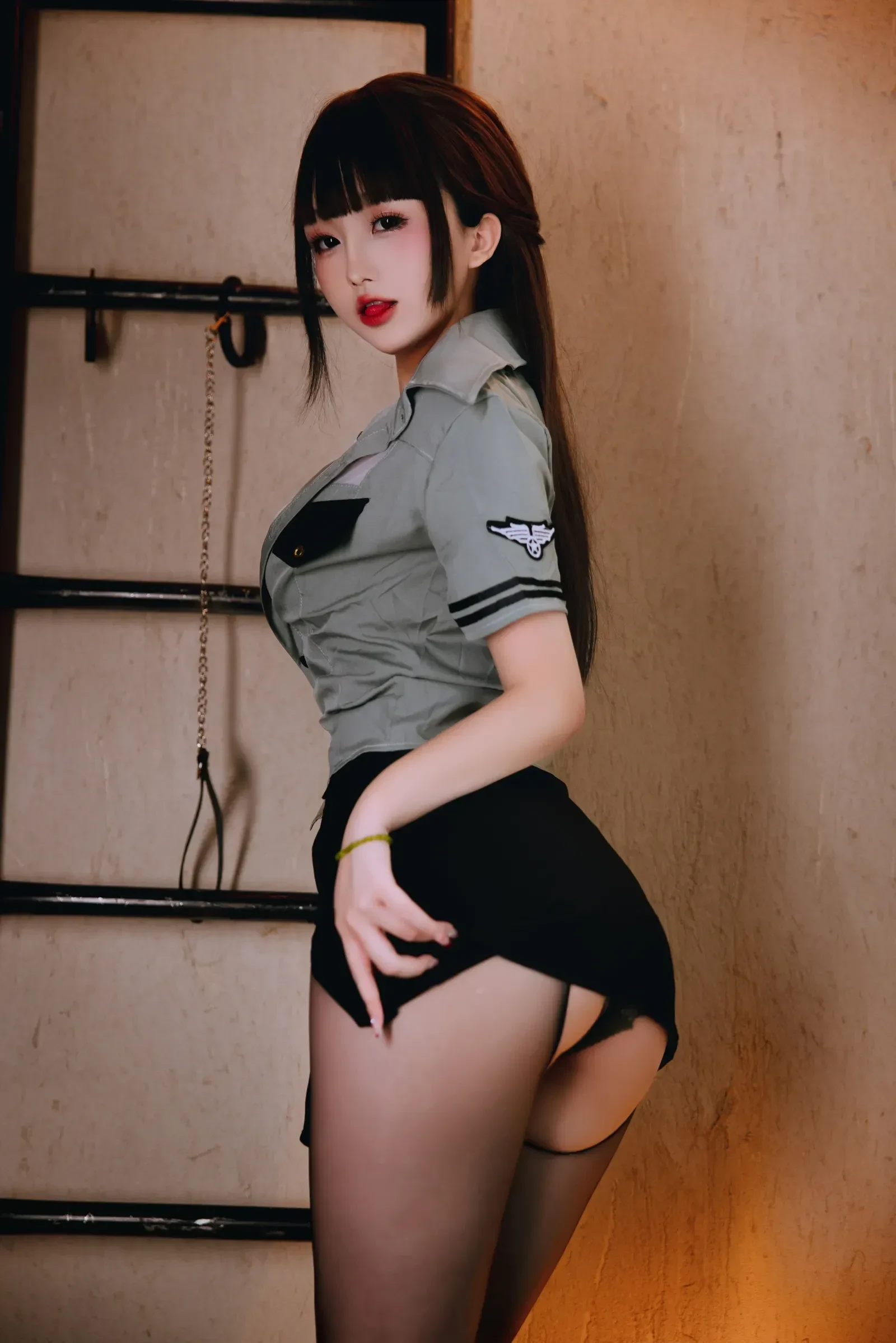 日奈娇 – 教官 [123P]