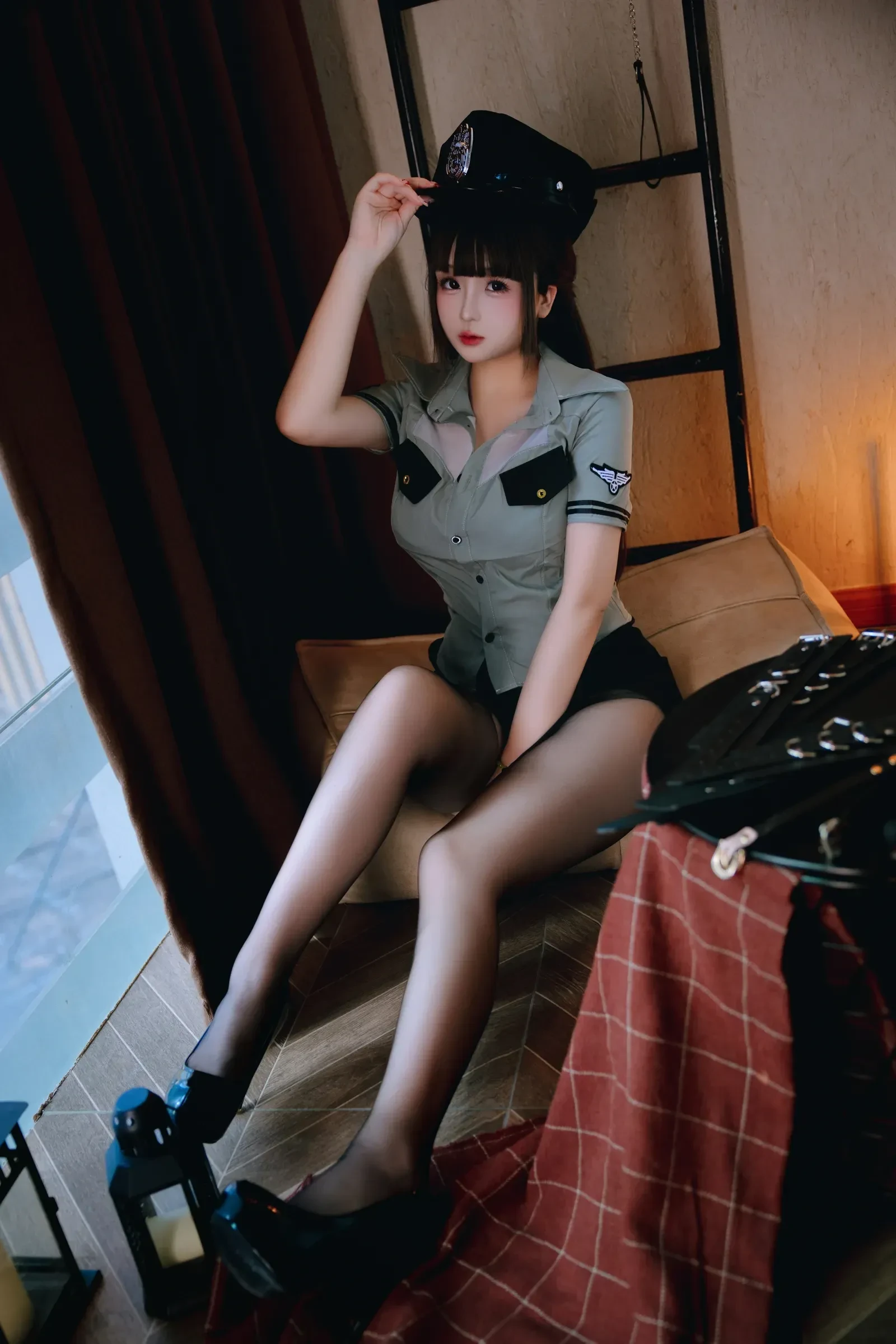 日奈娇 – 教官 [123P]
