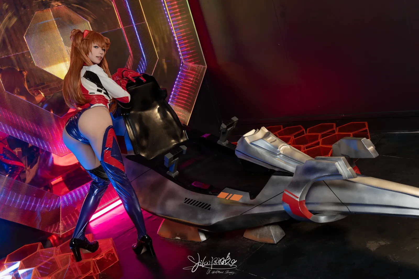 咬一口兔娘 – 『妮可三百窟』Shake it [84P]