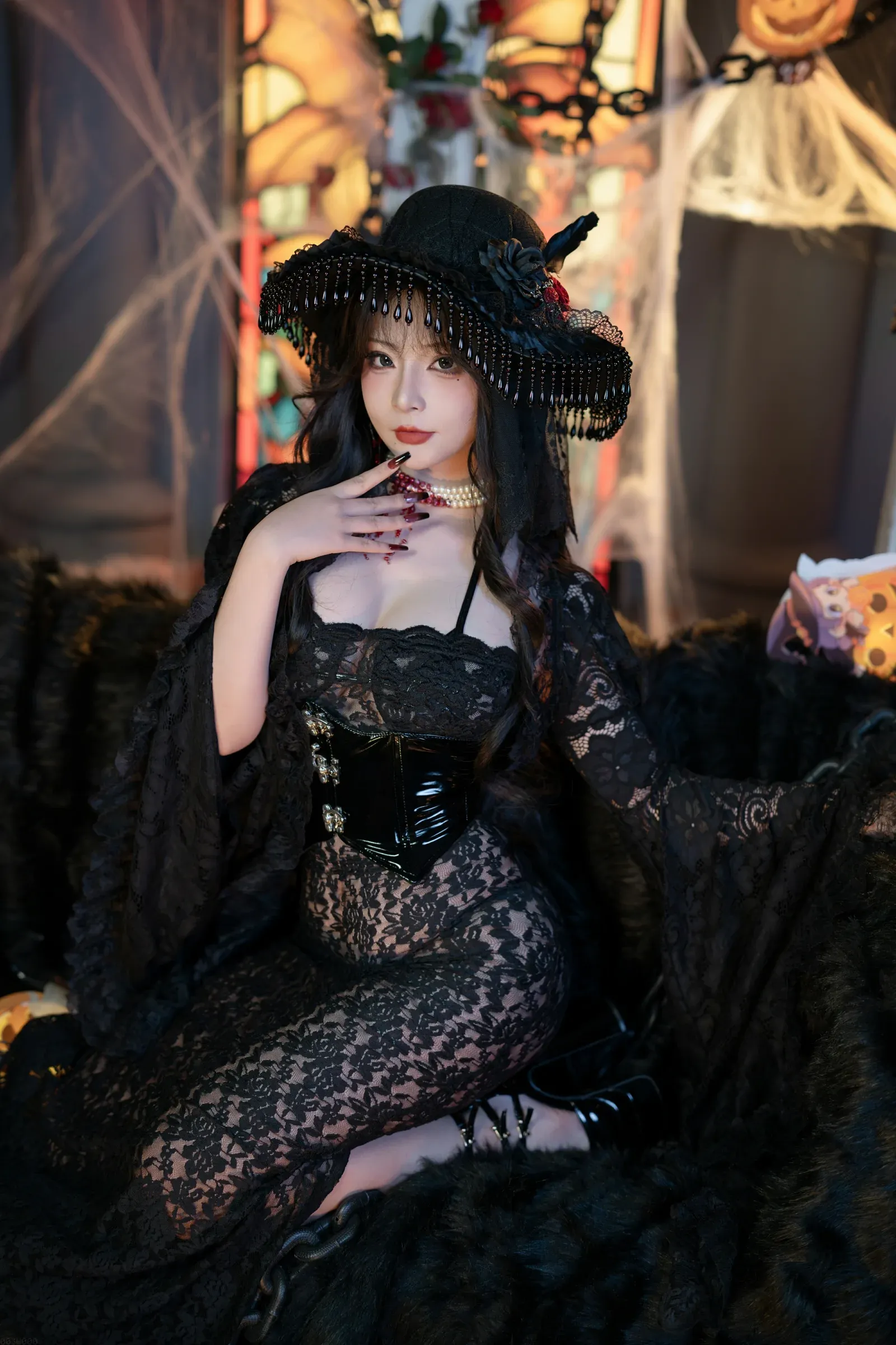 yuuhui玉汇 – 万圣节特辑 – 魔女狂欢夜 [132P]