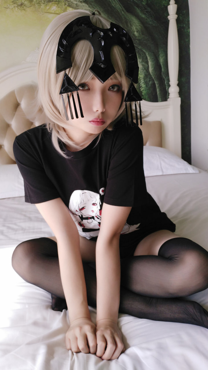 雯妹不讲道理 – 黑贞德穹妹 [64P]