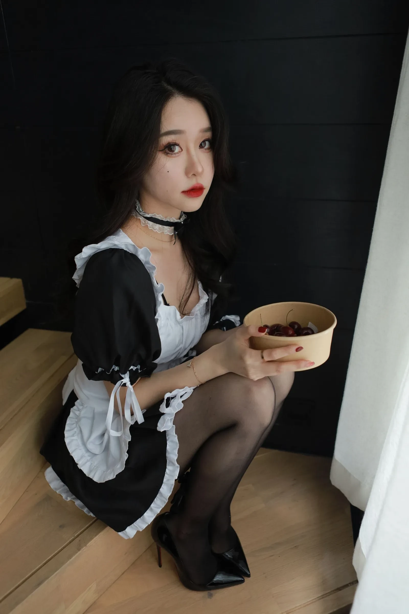 Sia不吃鱼 – 俏皮大奶女仆系列 [98P]