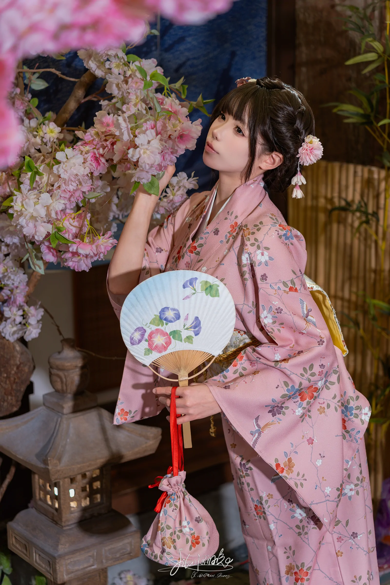 咬一口兔娘 -『温泉の女将』燕无歇 [77P]