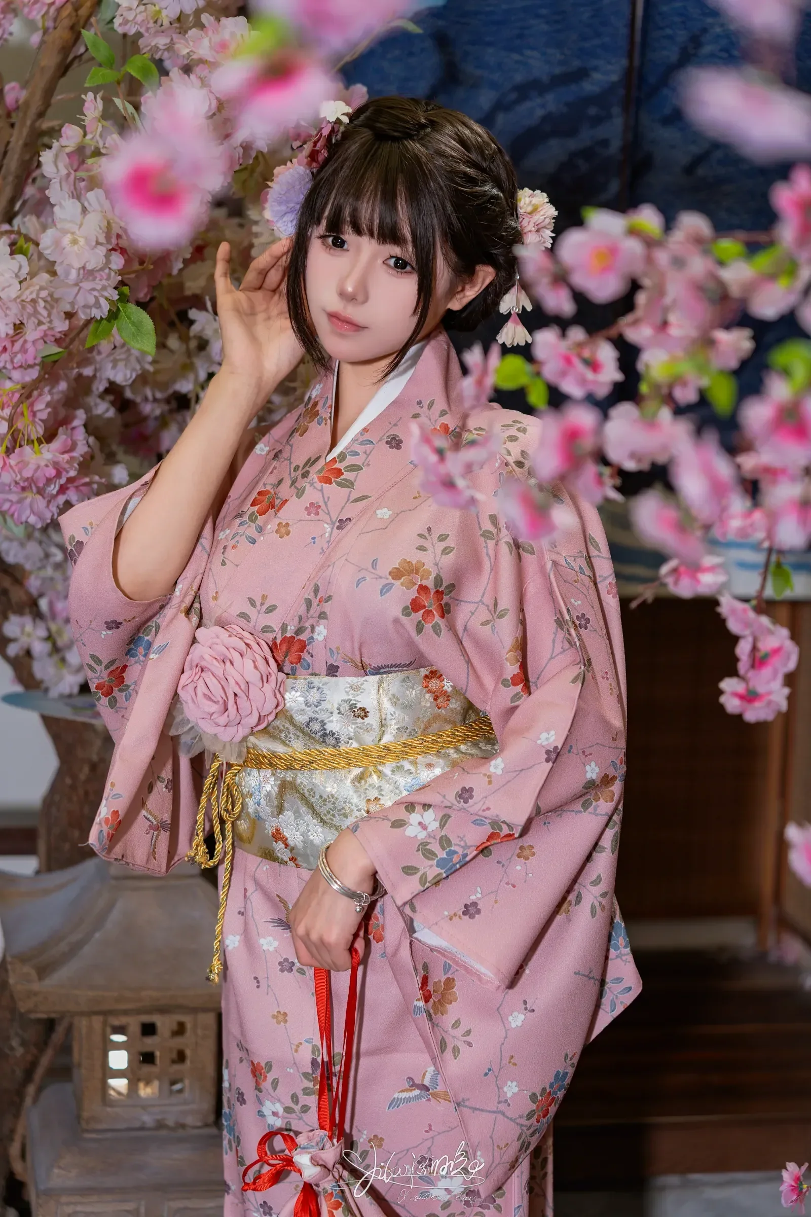 咬一口兔娘 -『温泉の女将』燕无歇 [77P]