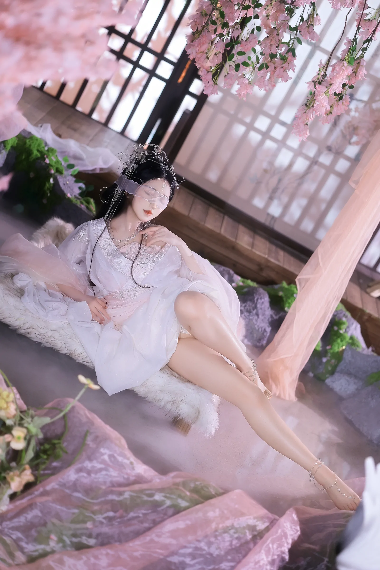 三度_69 - 小师姐 [81P]