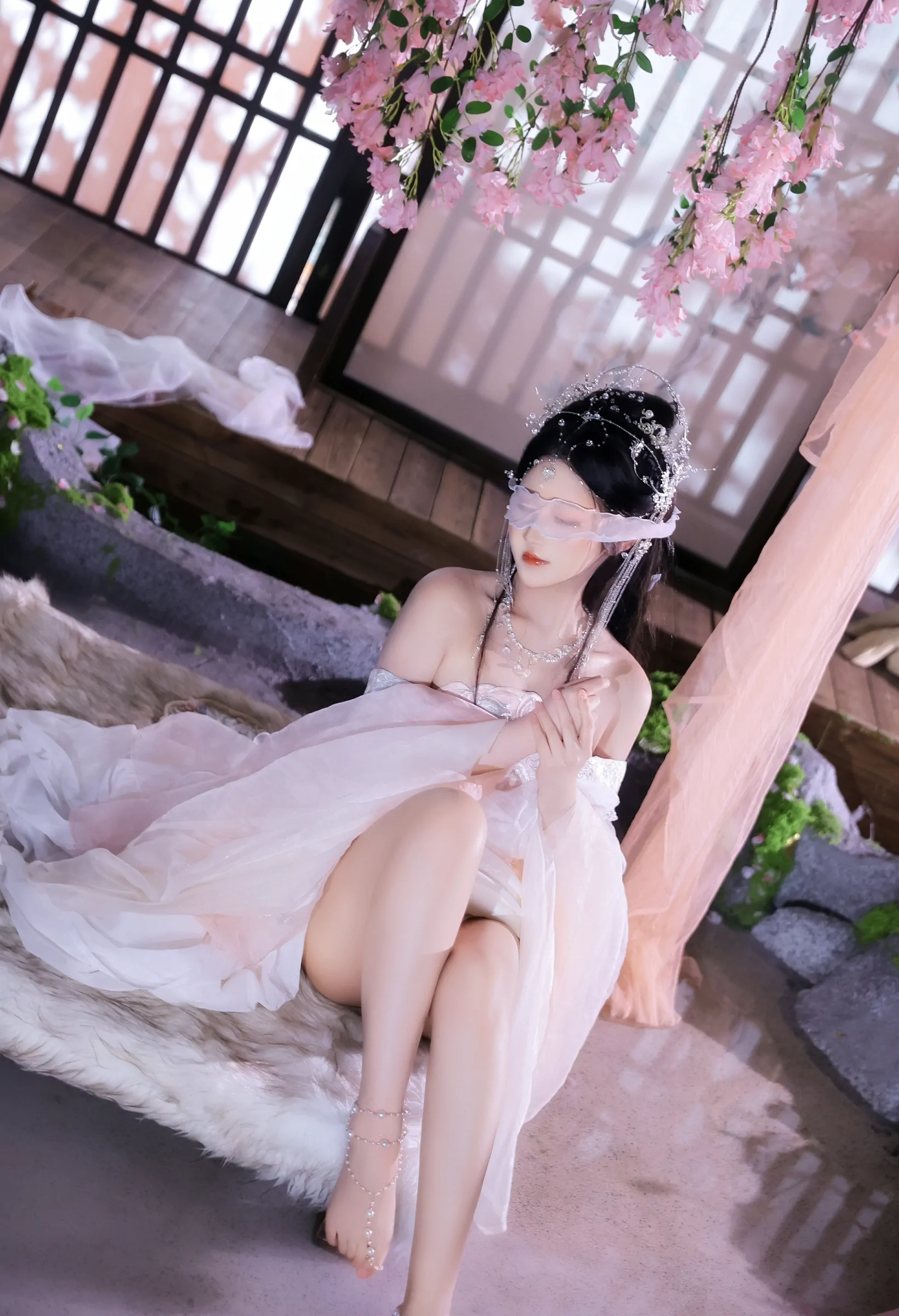 三度_69 - 小师姐 [81P]