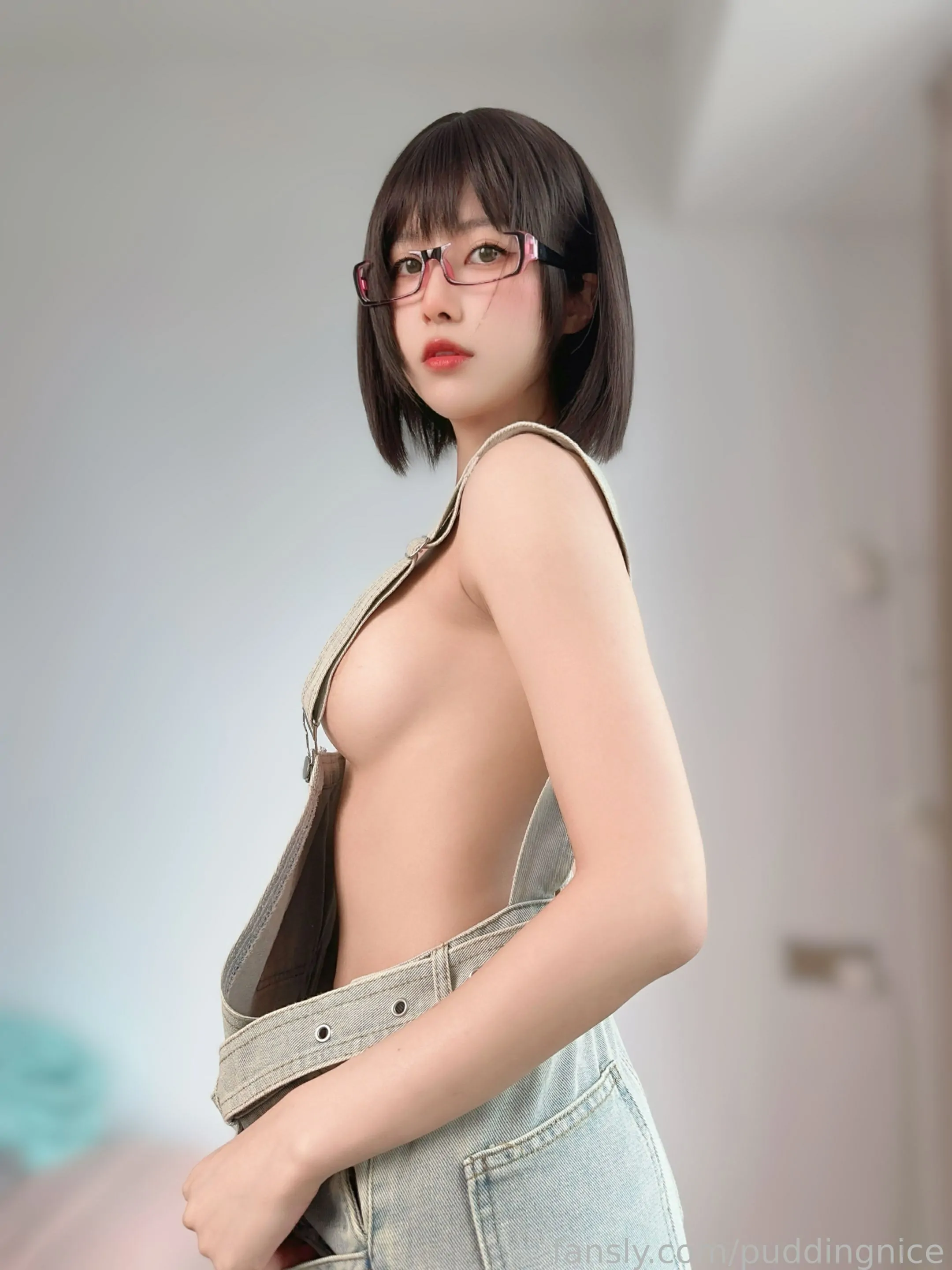 布丁大法 – 色氣背帶褲 [26P]