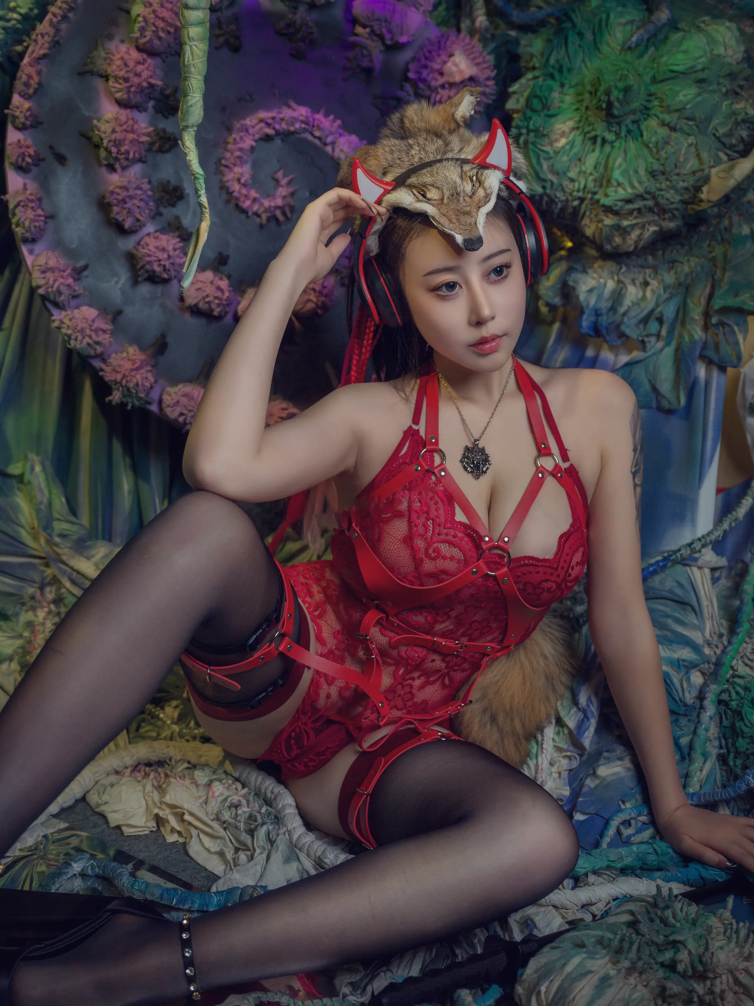 奈汐酱nice – 猎狼女 [47P]