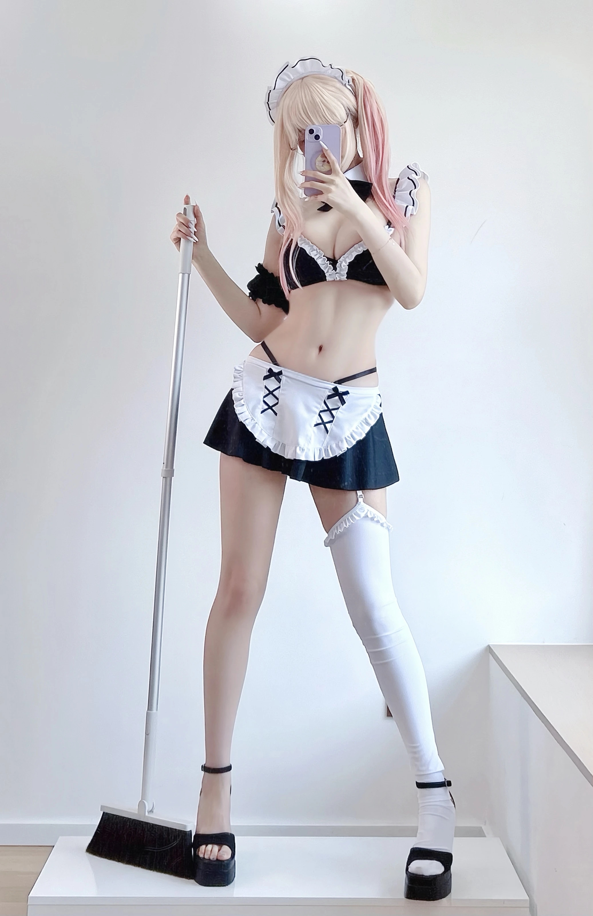 白银81 – Fantia 2025年11月会员合集 [121P]