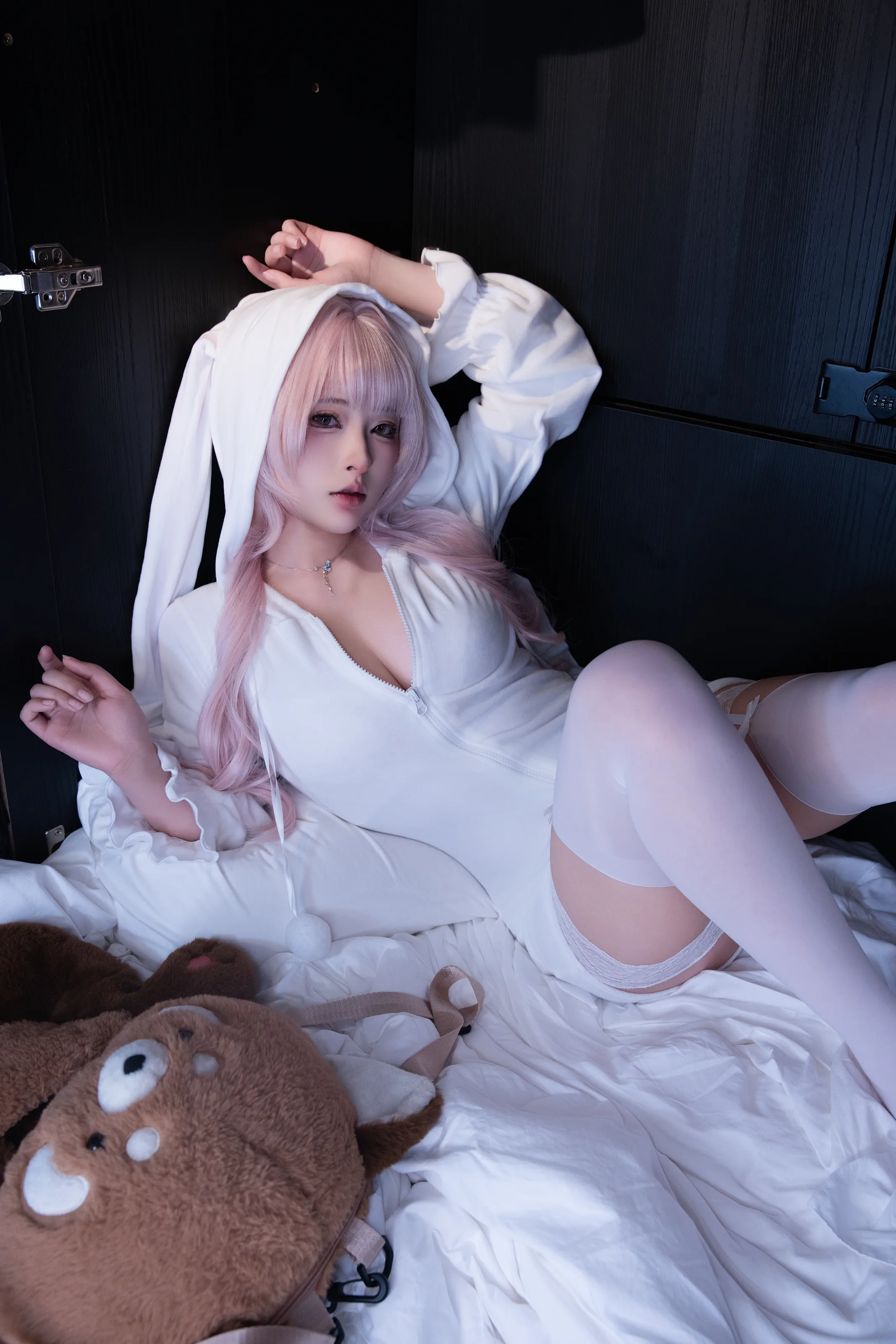 清水由乃 – 衣柜里的兔子[71P]