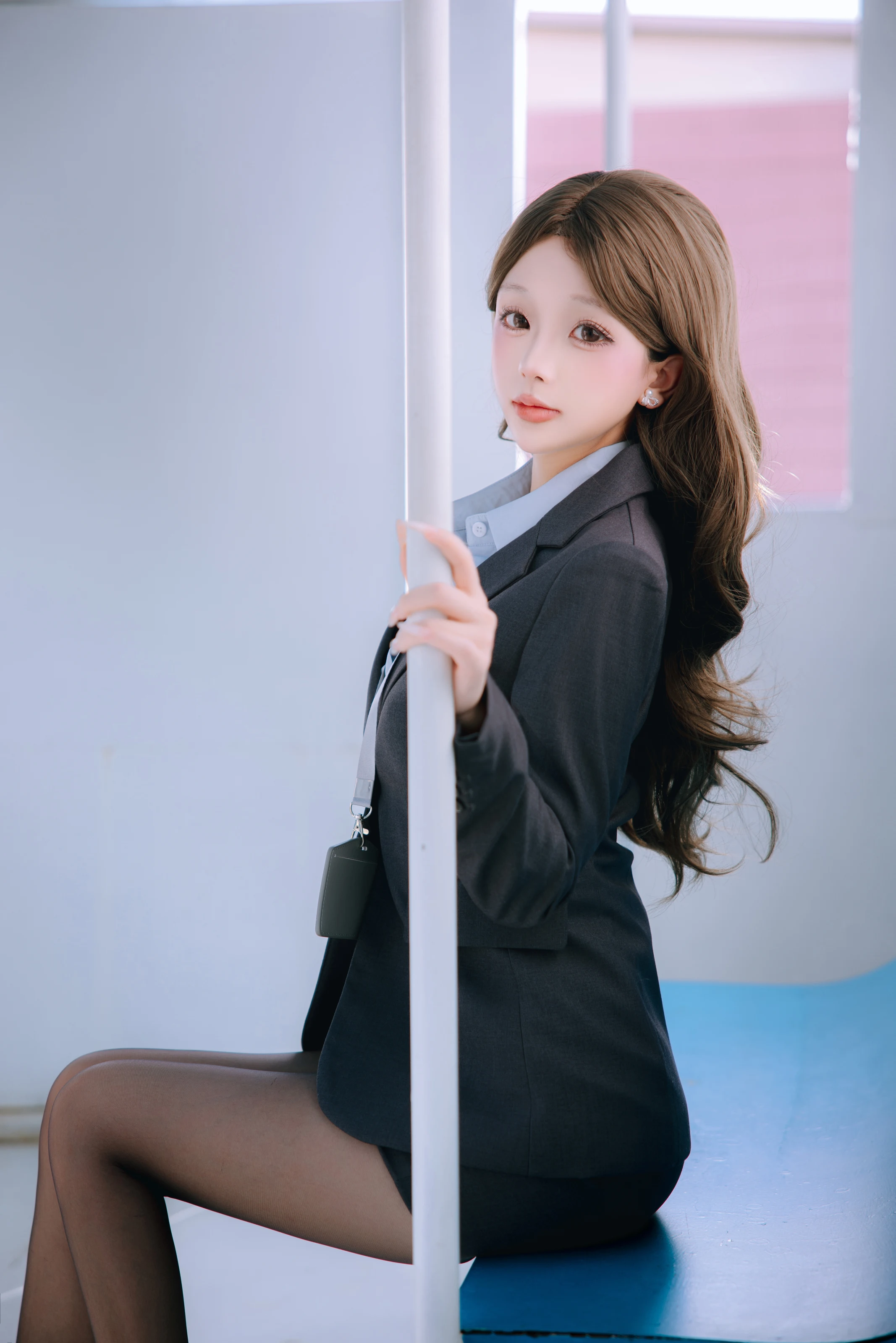 日奈娇 – 电车上班族 [222P]