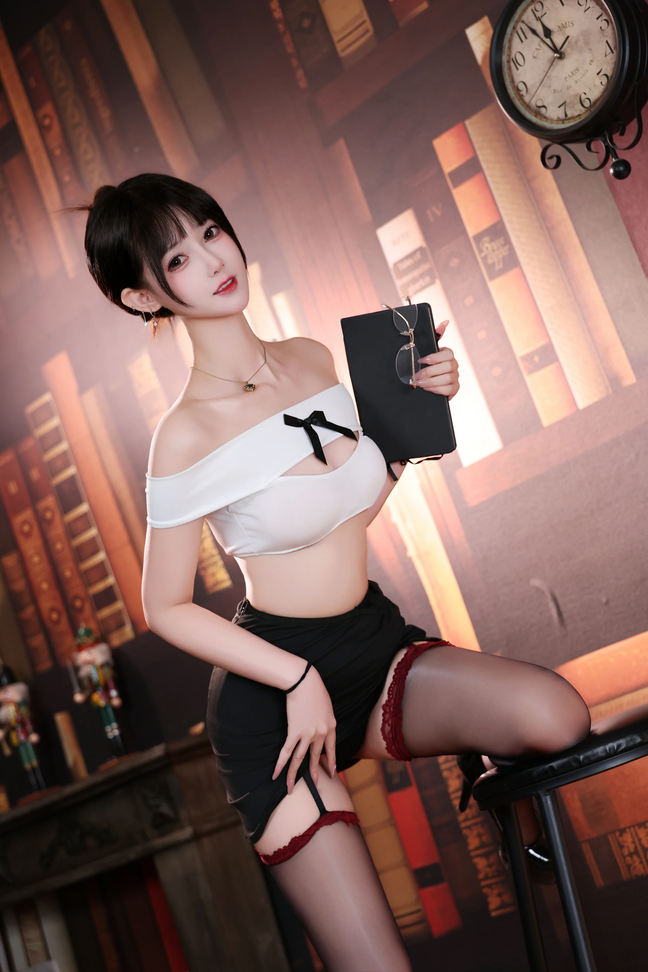 羽生三未 – 甜系OL [32P]