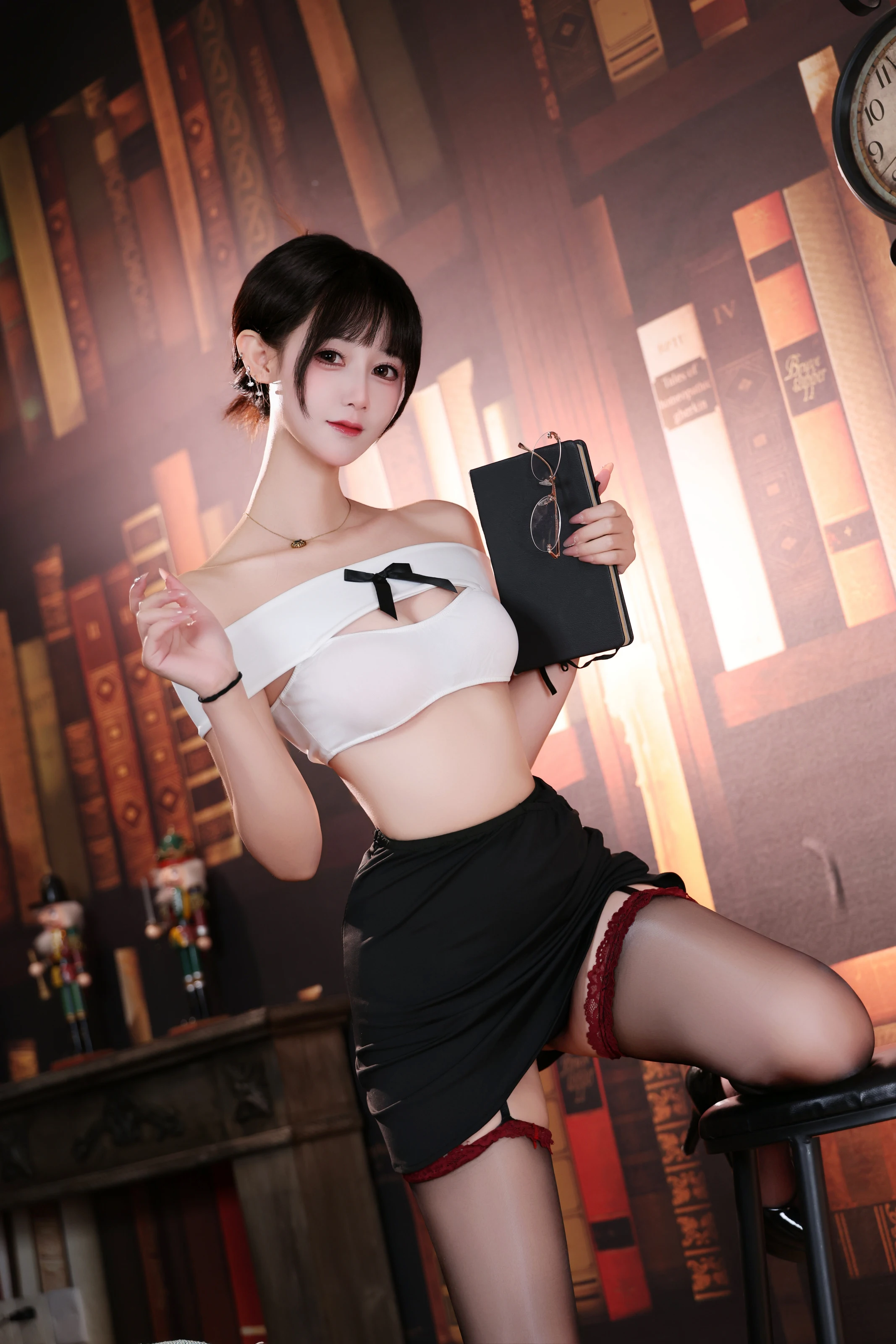 羽生三未 – 甜系OL [32P]