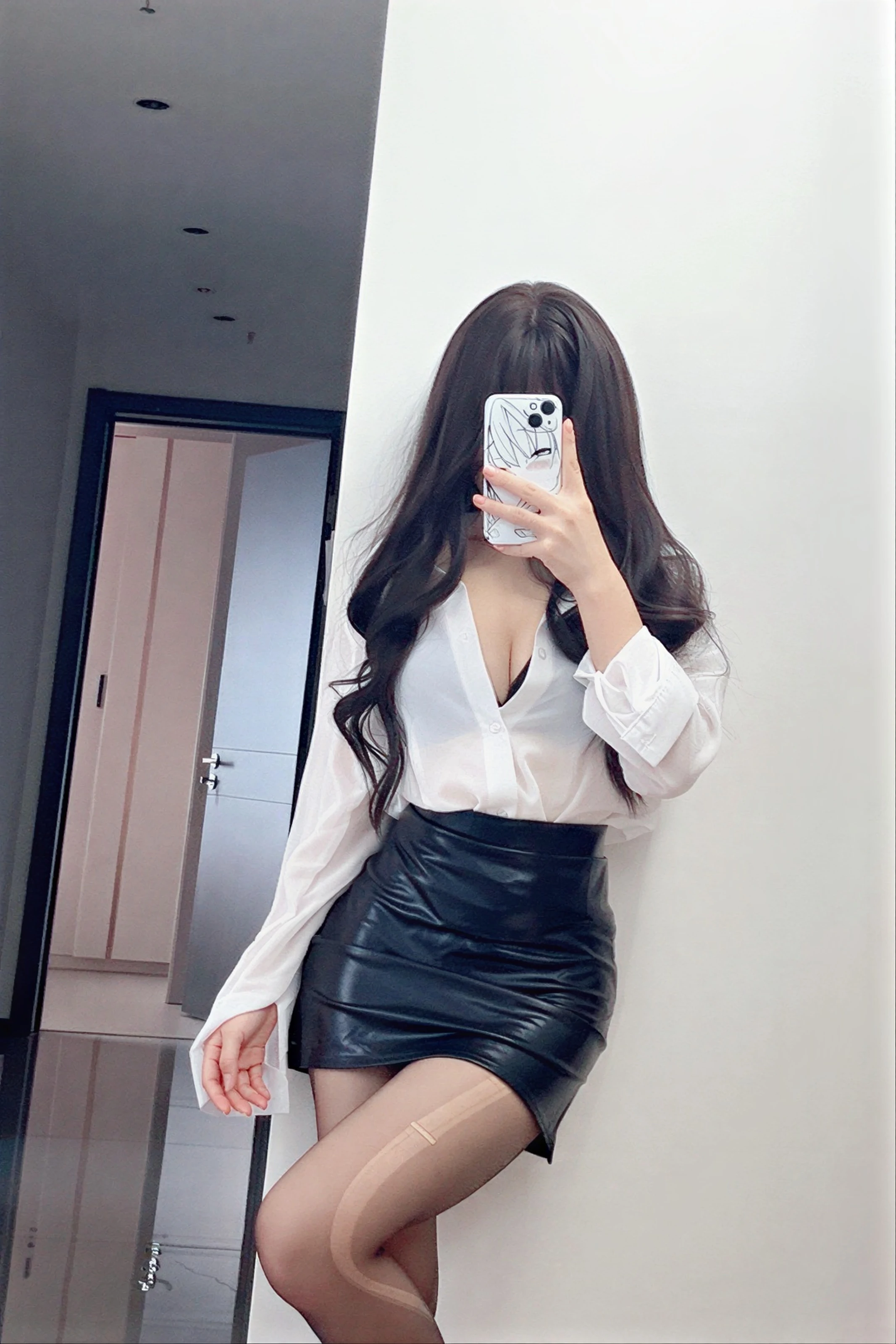 Bangni邦尼 – 老师好 自拍 [21P]