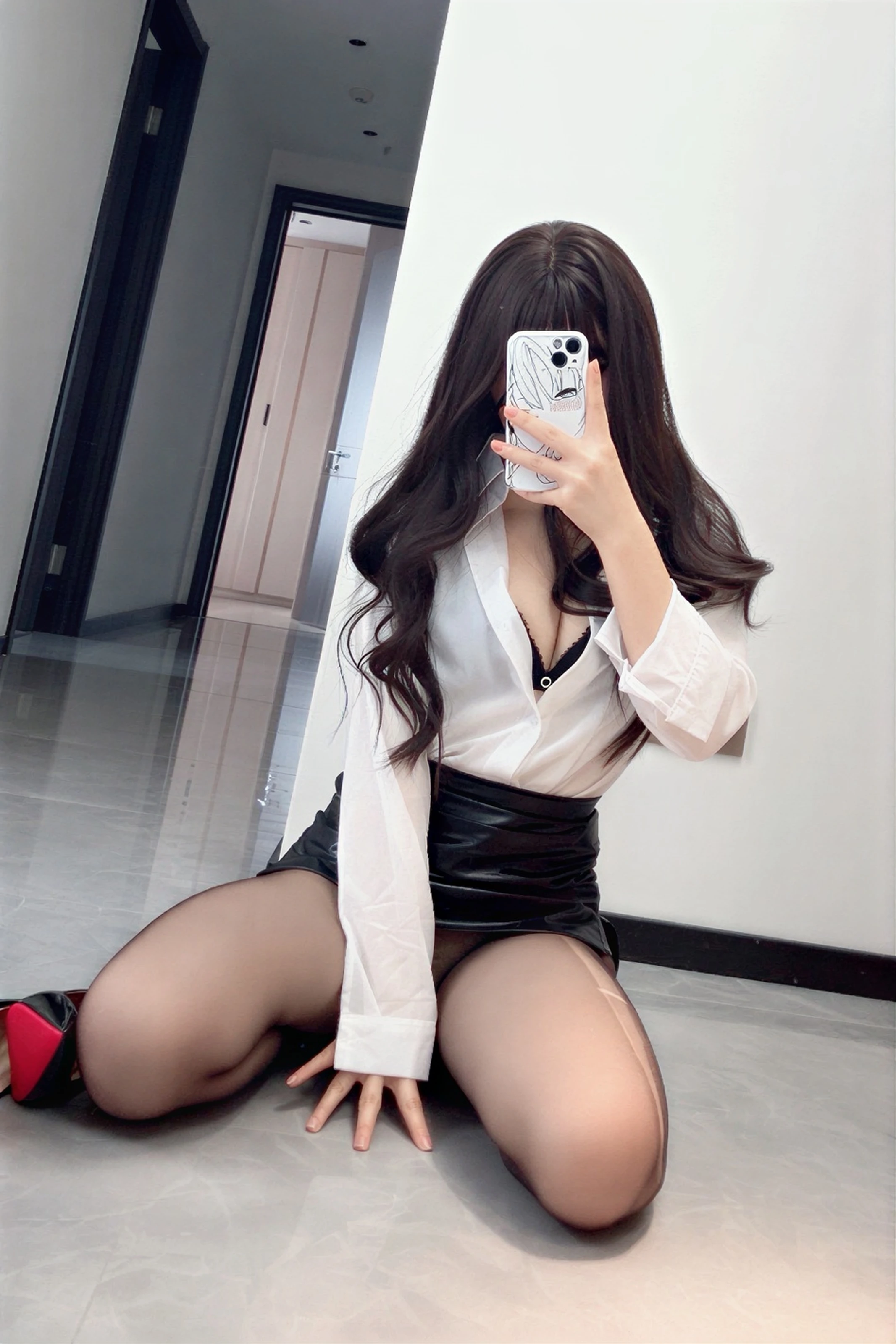 Bangni邦尼 – 老师好 自拍 [21P]
