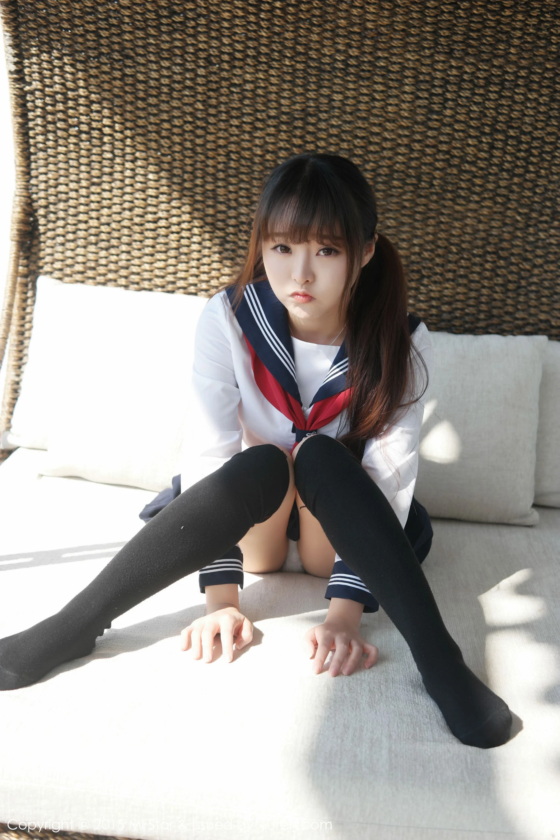 柳侑绮Sevenbaby《大理旅拍》水手服诱惑少女 模范学院 Vol.002