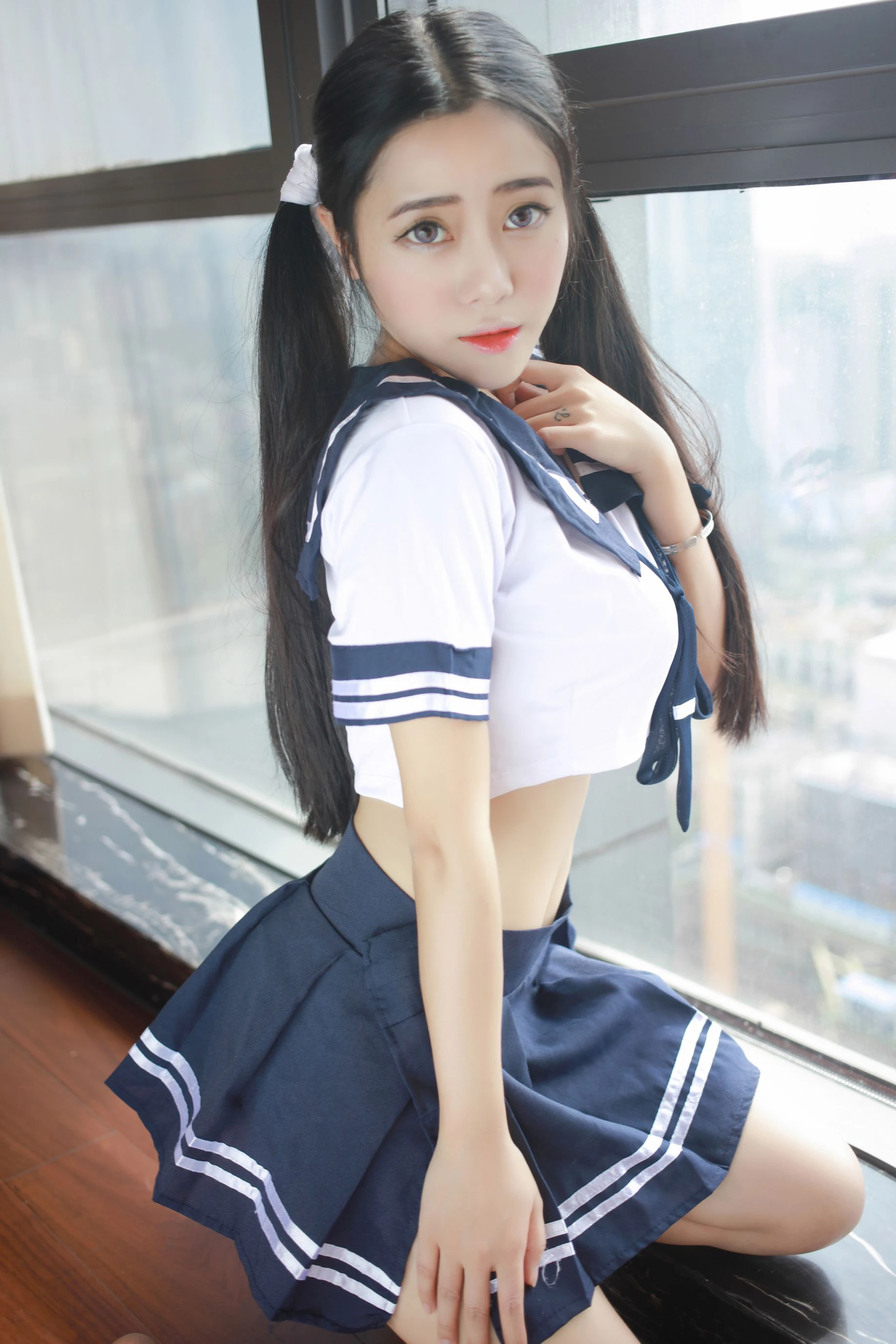 兜豆靓Youlina《3套性感制服系列》 模范学院 Vol.032