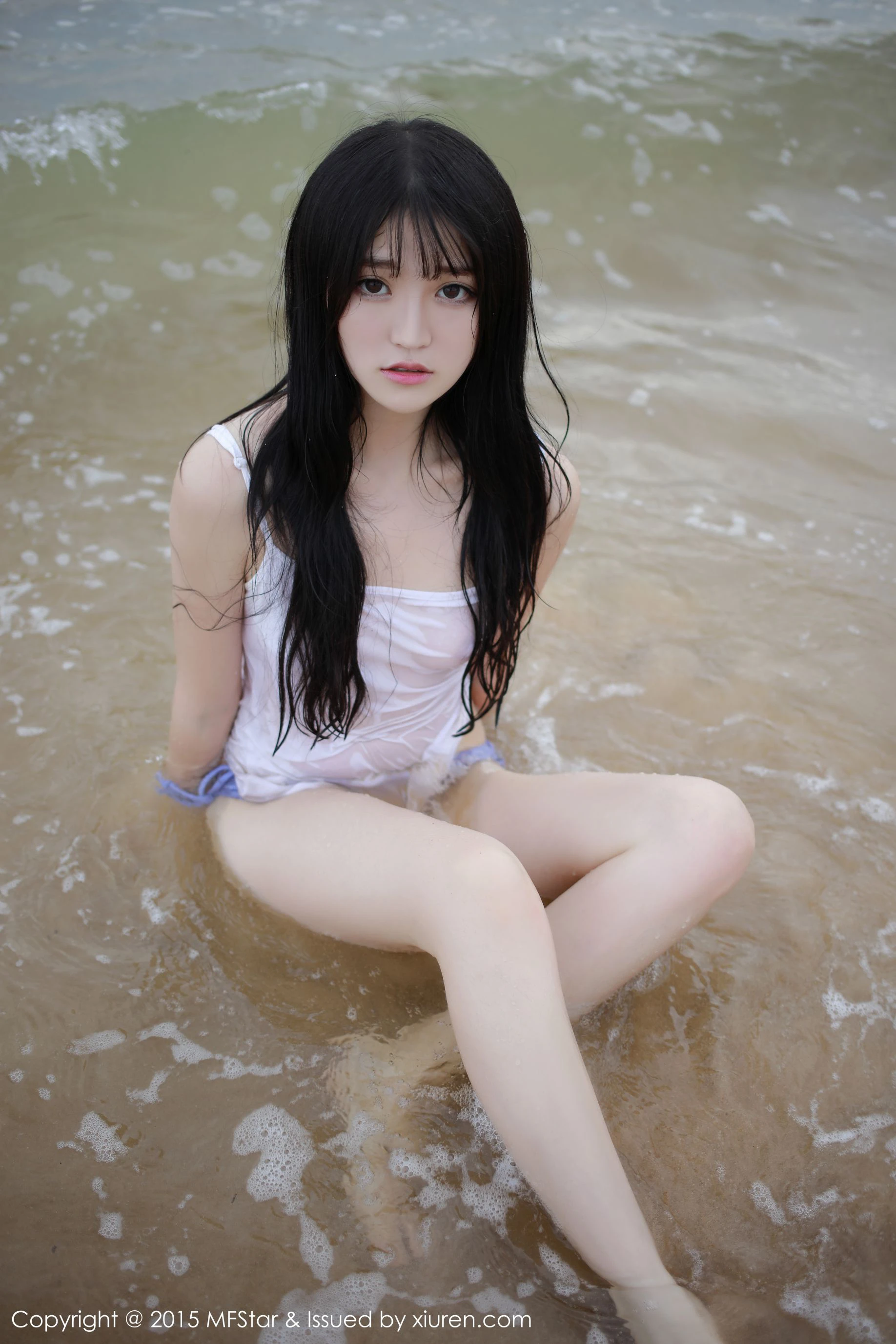 伊小七MoMo 《性感湿身旅拍》 模范学院 Vol.029