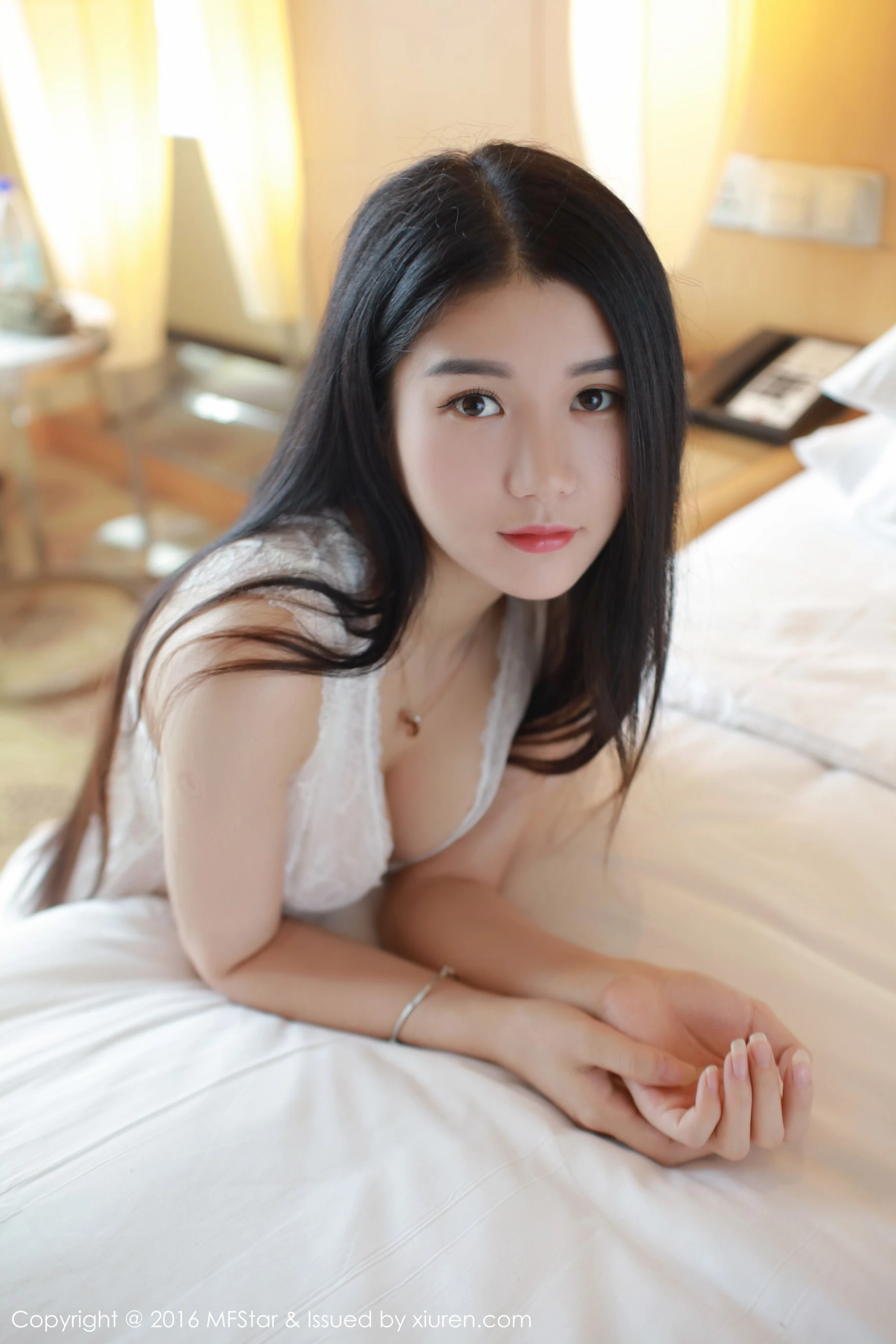 王梓童Doirs《气质独特,肌肤胜雪,杨柳细腰的美女模特》 模范学院 Vol.062