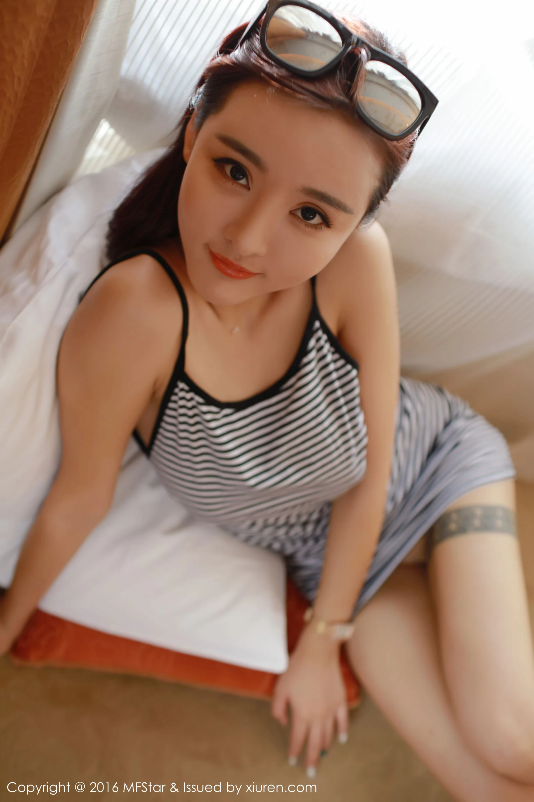 佳佳JiaJia &五官精致、颜值靓丽且拥有傲人巨乳的美女模特 模范学院 Vol.060