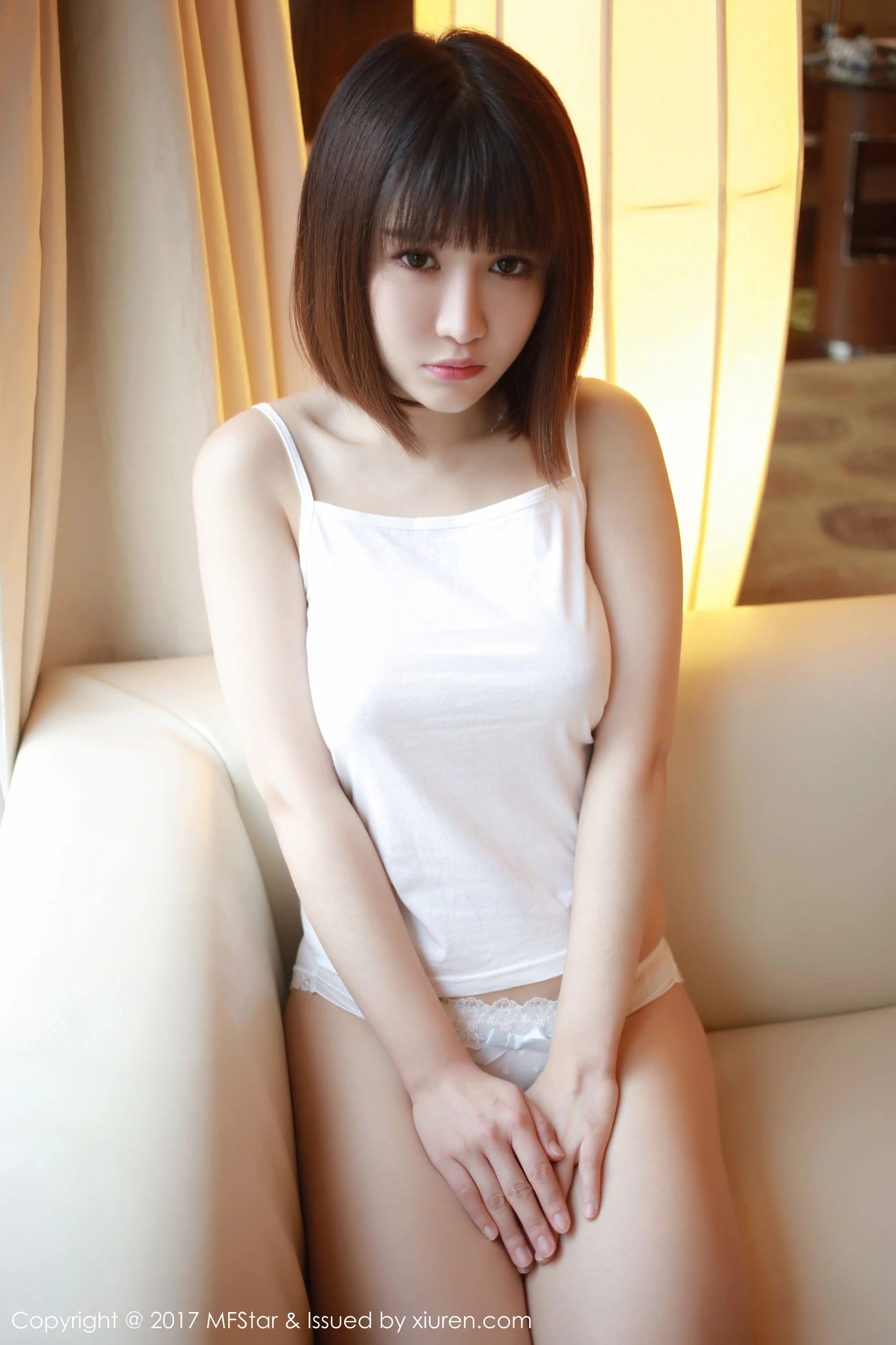 K8傲娇萌萌Vivian《诱人的小背心》 模范学院 VOL.102