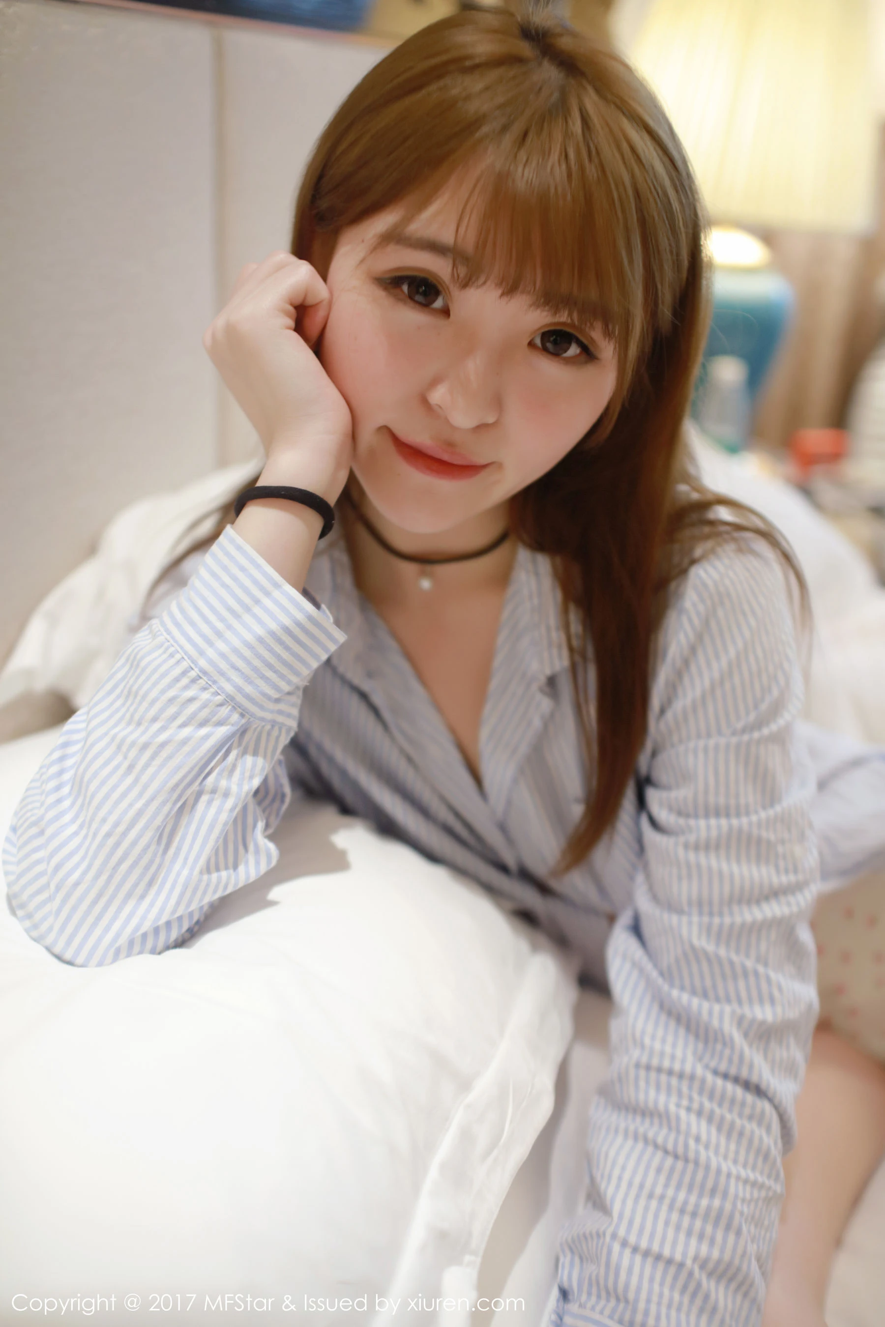 伊小七MoMo《草莓内裤+衬衫系列》 模范学院 Vol.096