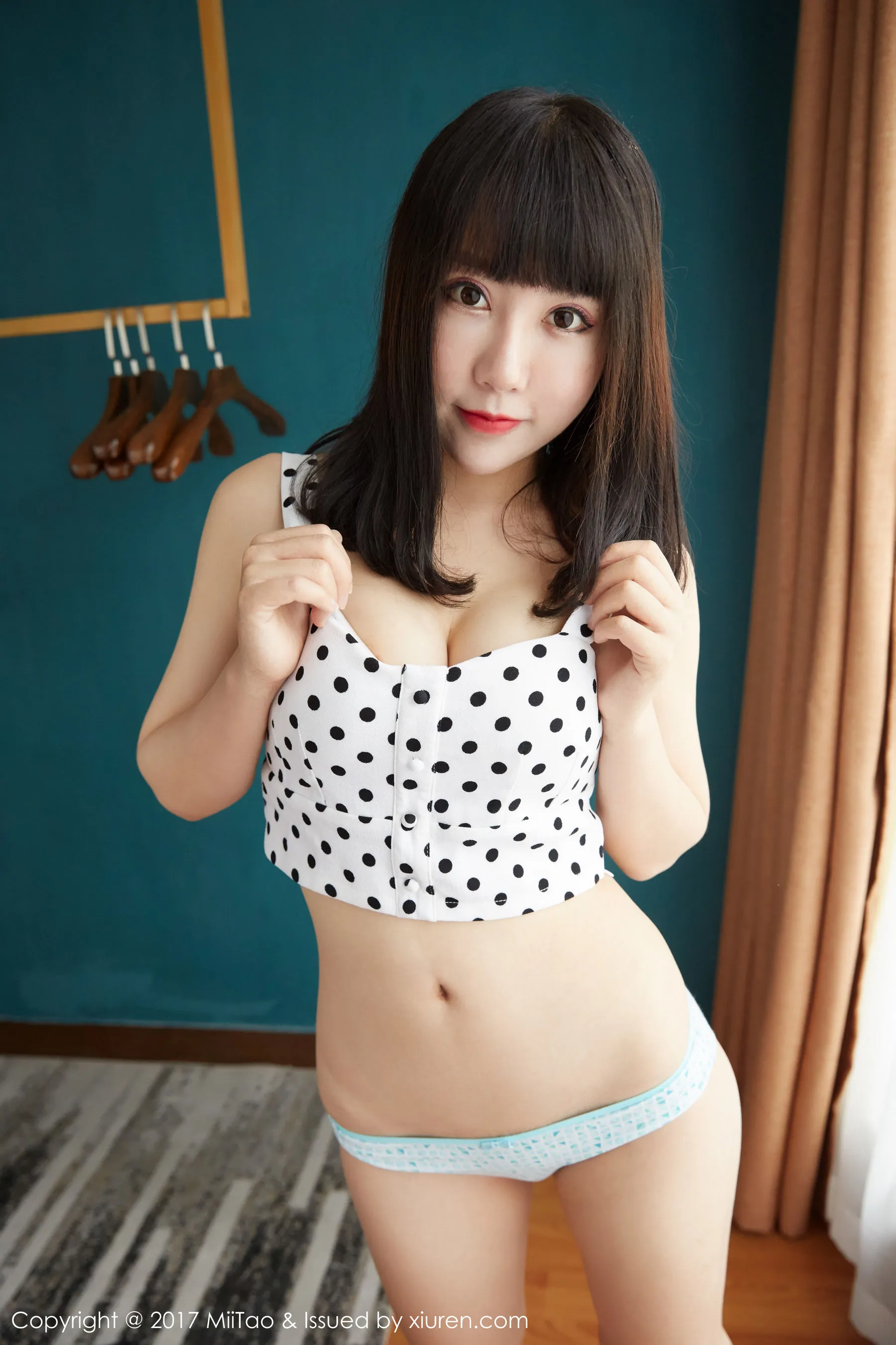 雪碧(夏笑笑)《甜美可爱的妹子，蜜桃美臀》 蜜桃社 VOL.068