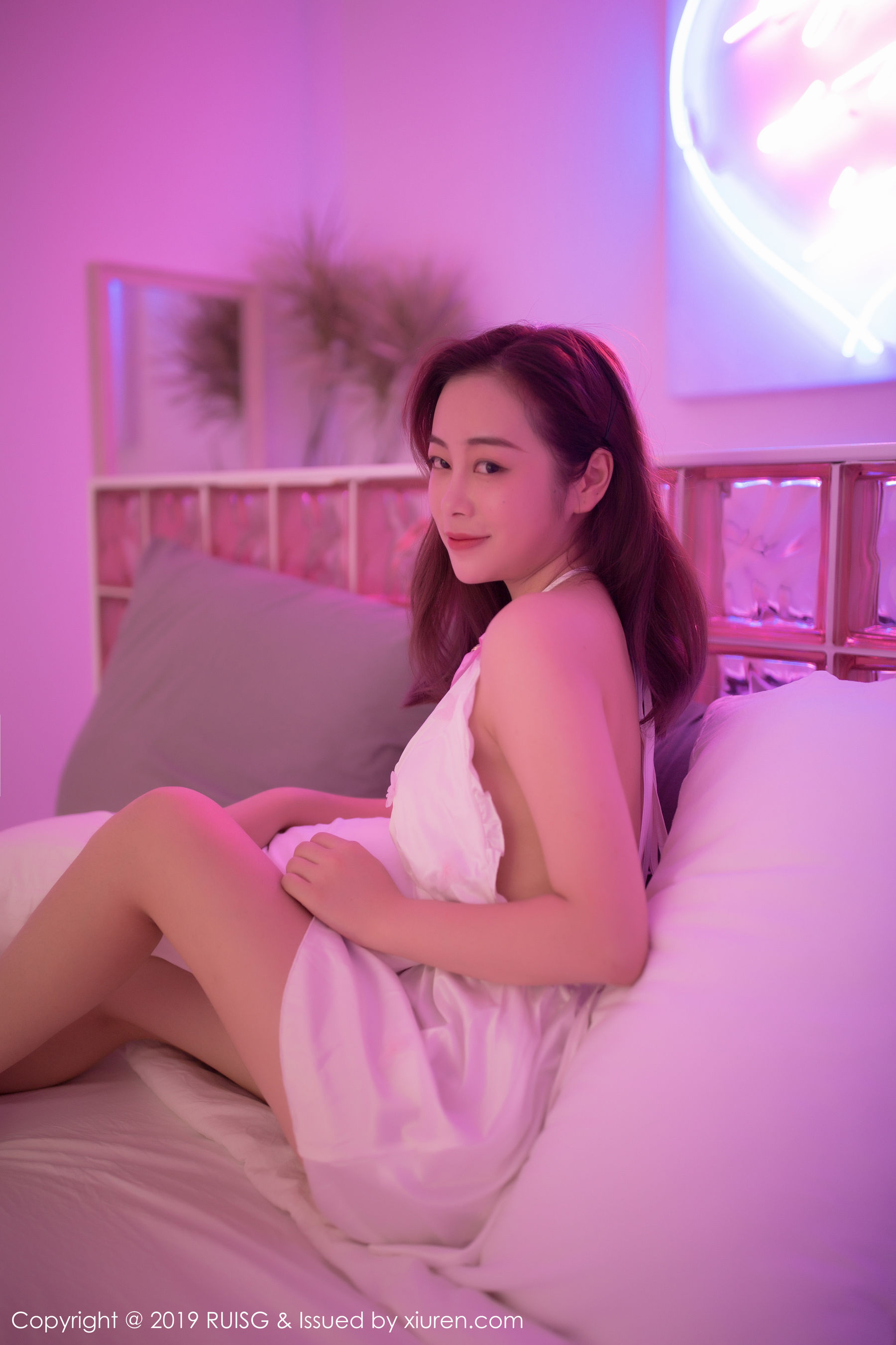 瑞丝馆RUISG Vol.075 Eileen爱琳 [44P]