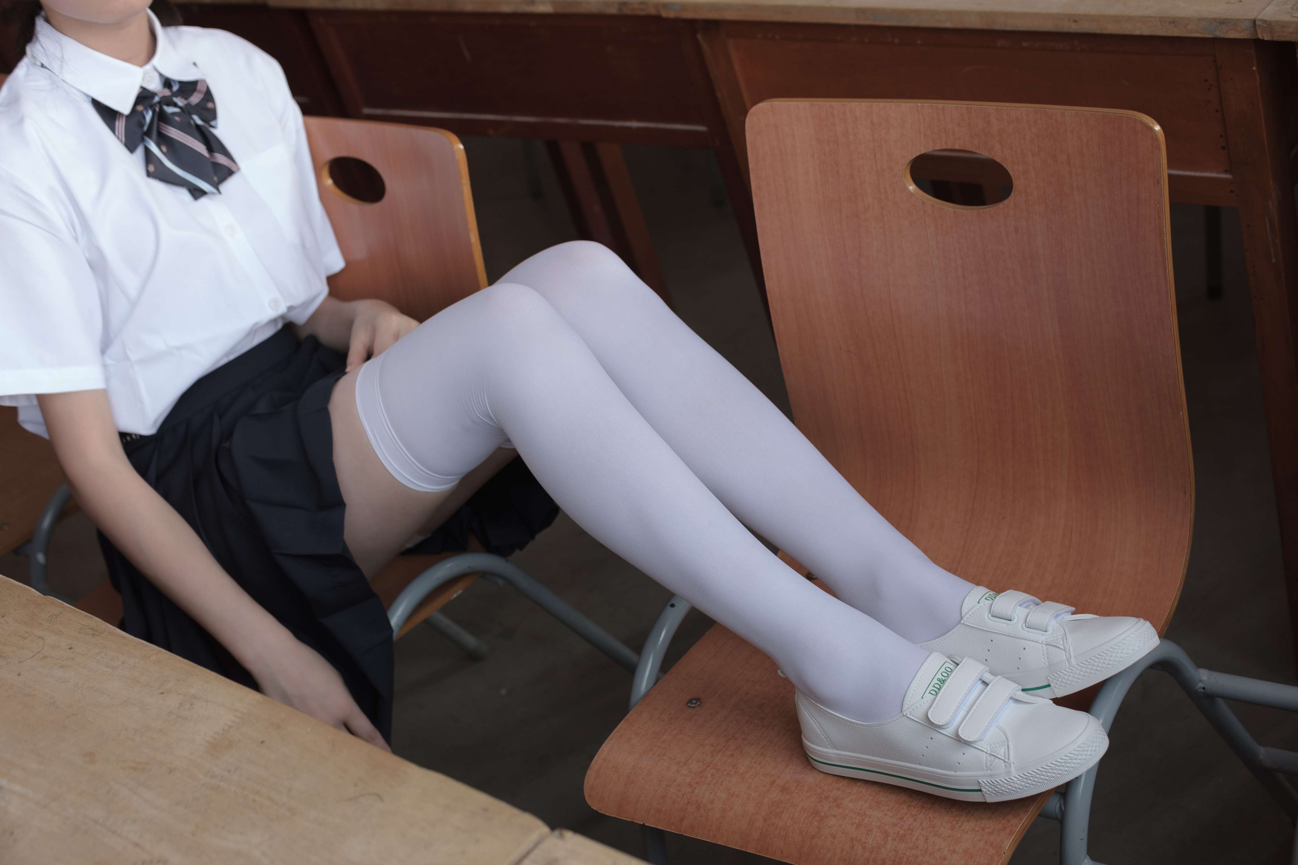 BETA-022 教室里的JK白丝少女 [66P-638MB]