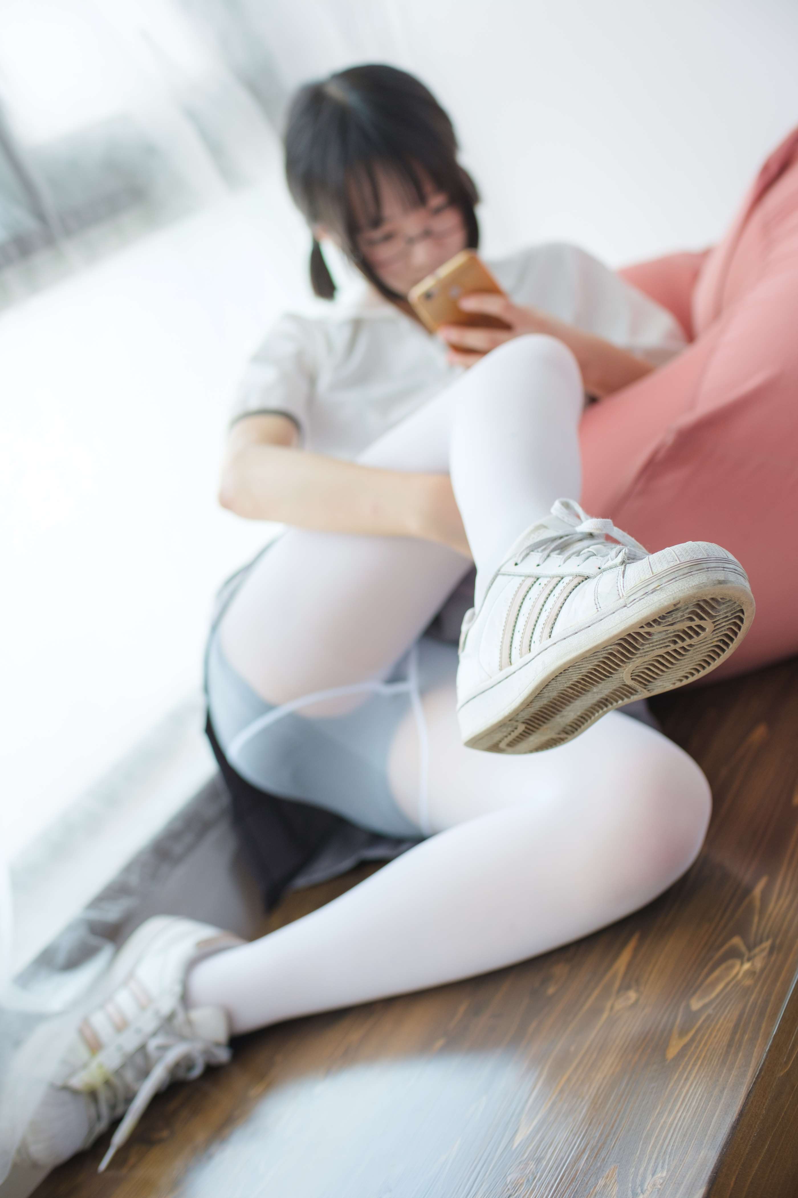 BETA-026 红色校服肉丝美足少女 [78P-737MB]