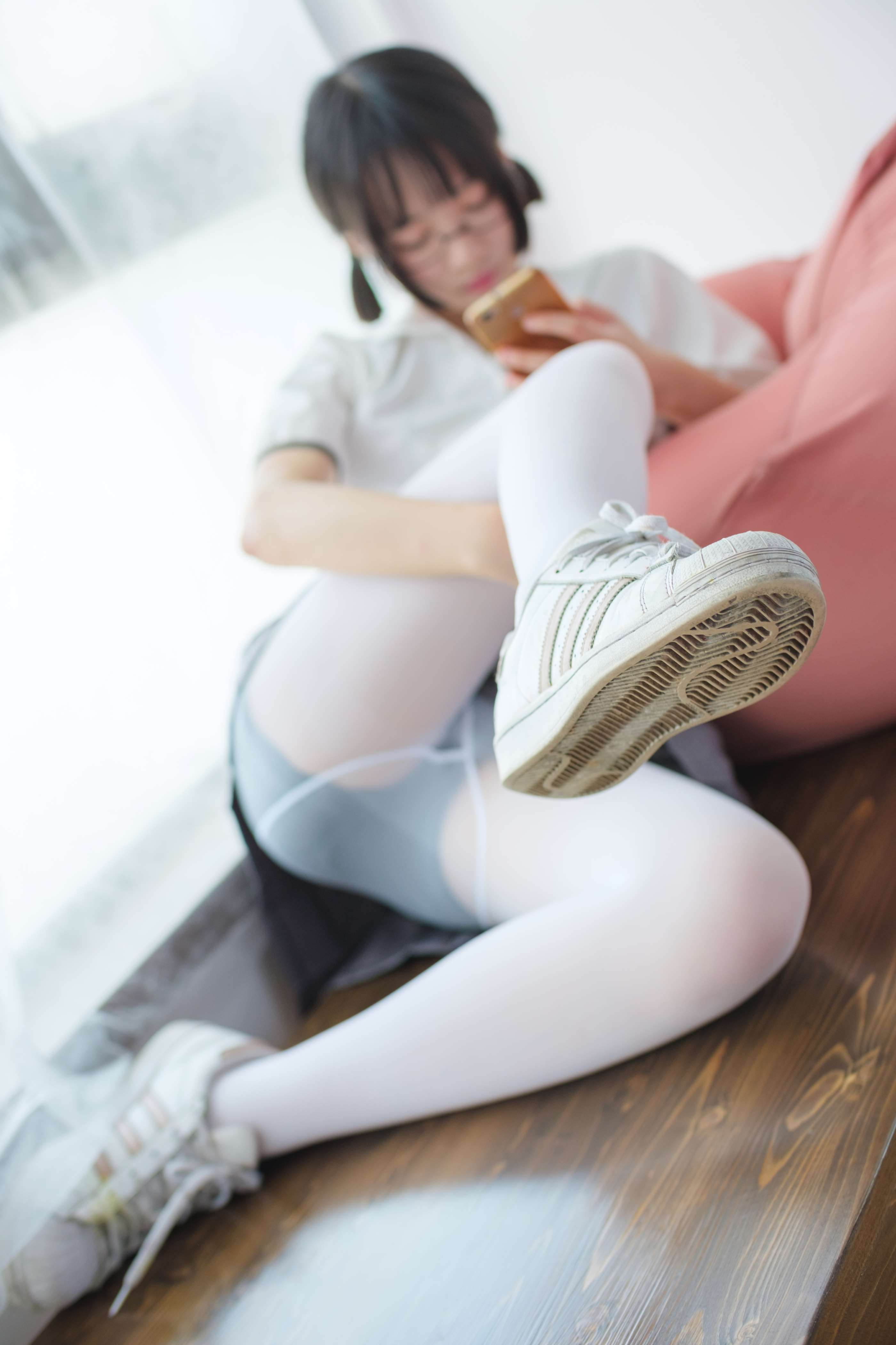 BETA-026 红色校服肉丝美足少女 [78P-737MB]