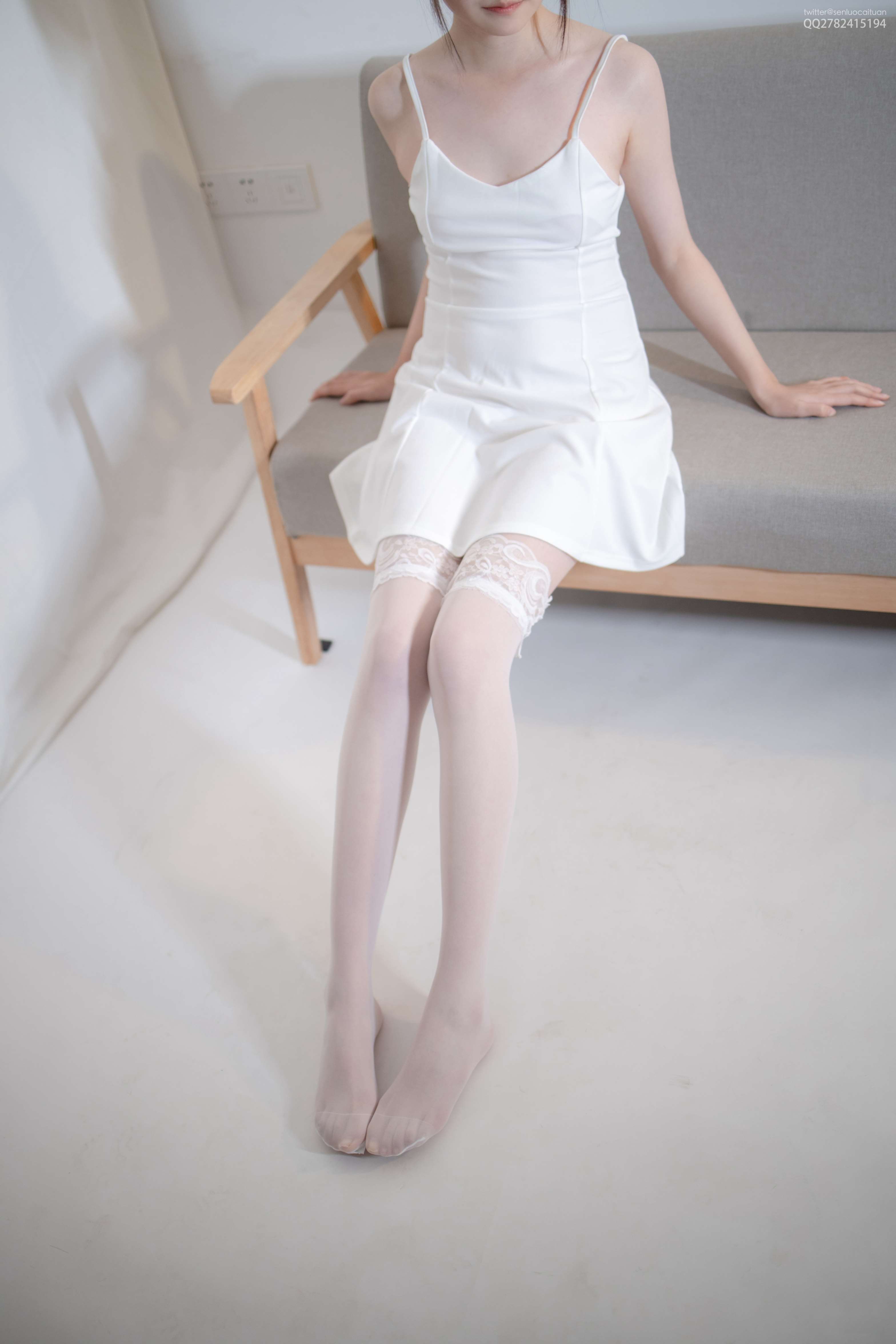 JKFUN-043 Aika 百元团定制1-5 30D蕾丝边高筒袜白色吊带裙 [35P+1V-2.29G]