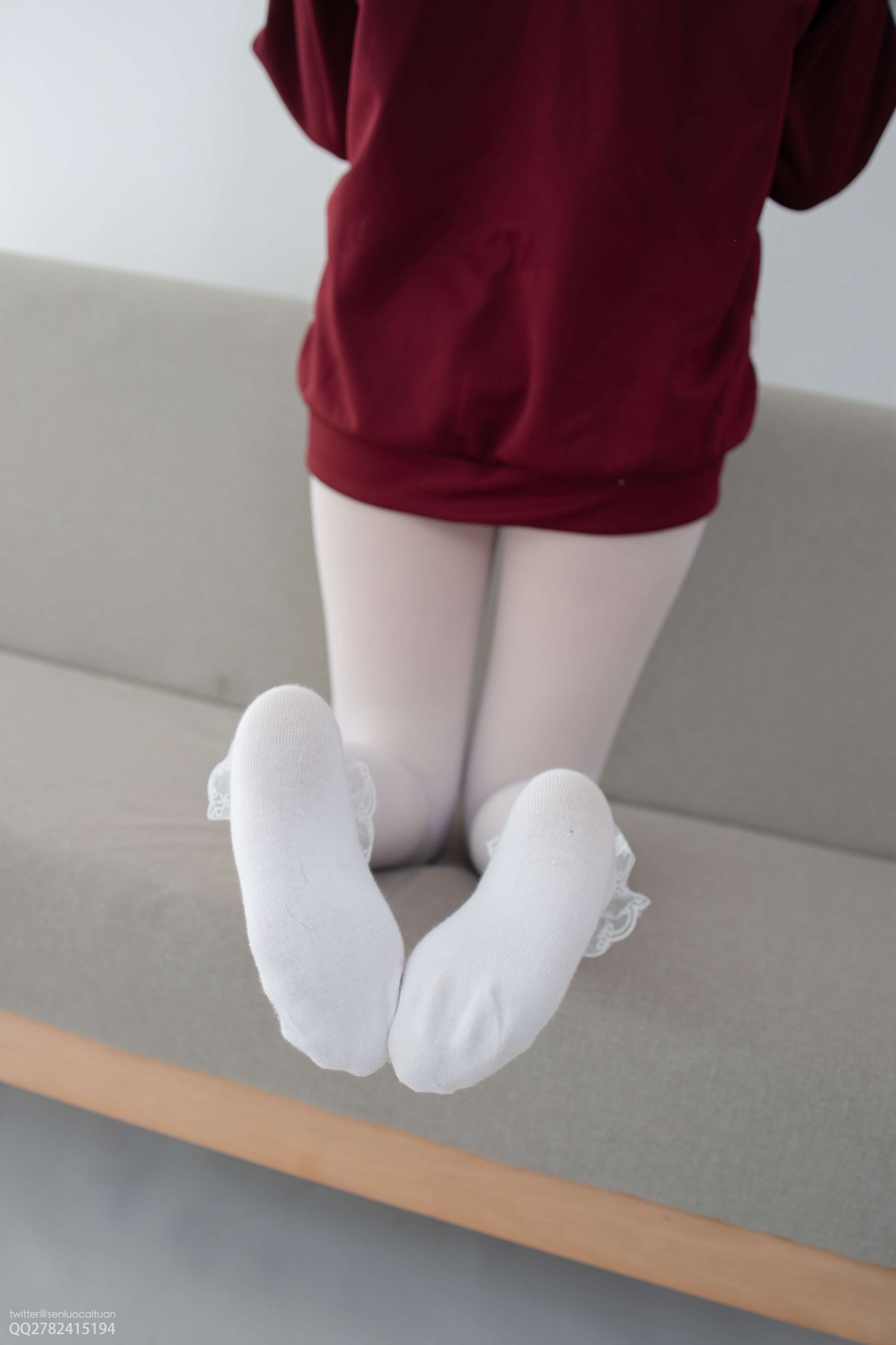 JKFUN-057 Aika 百圆定制2-3 白丝套蕾丝花边短袜 [40P1V-2.88G]