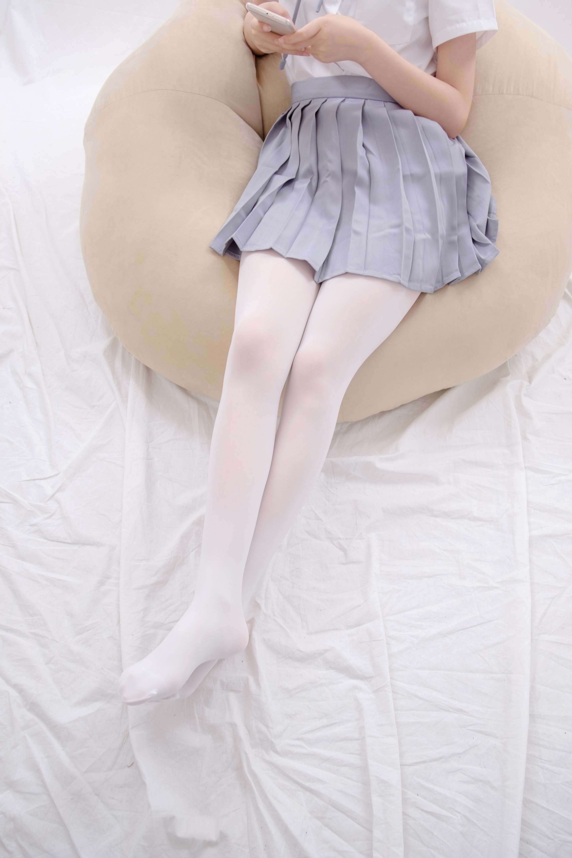 R15-025 白丝足控 [75P-329MB]