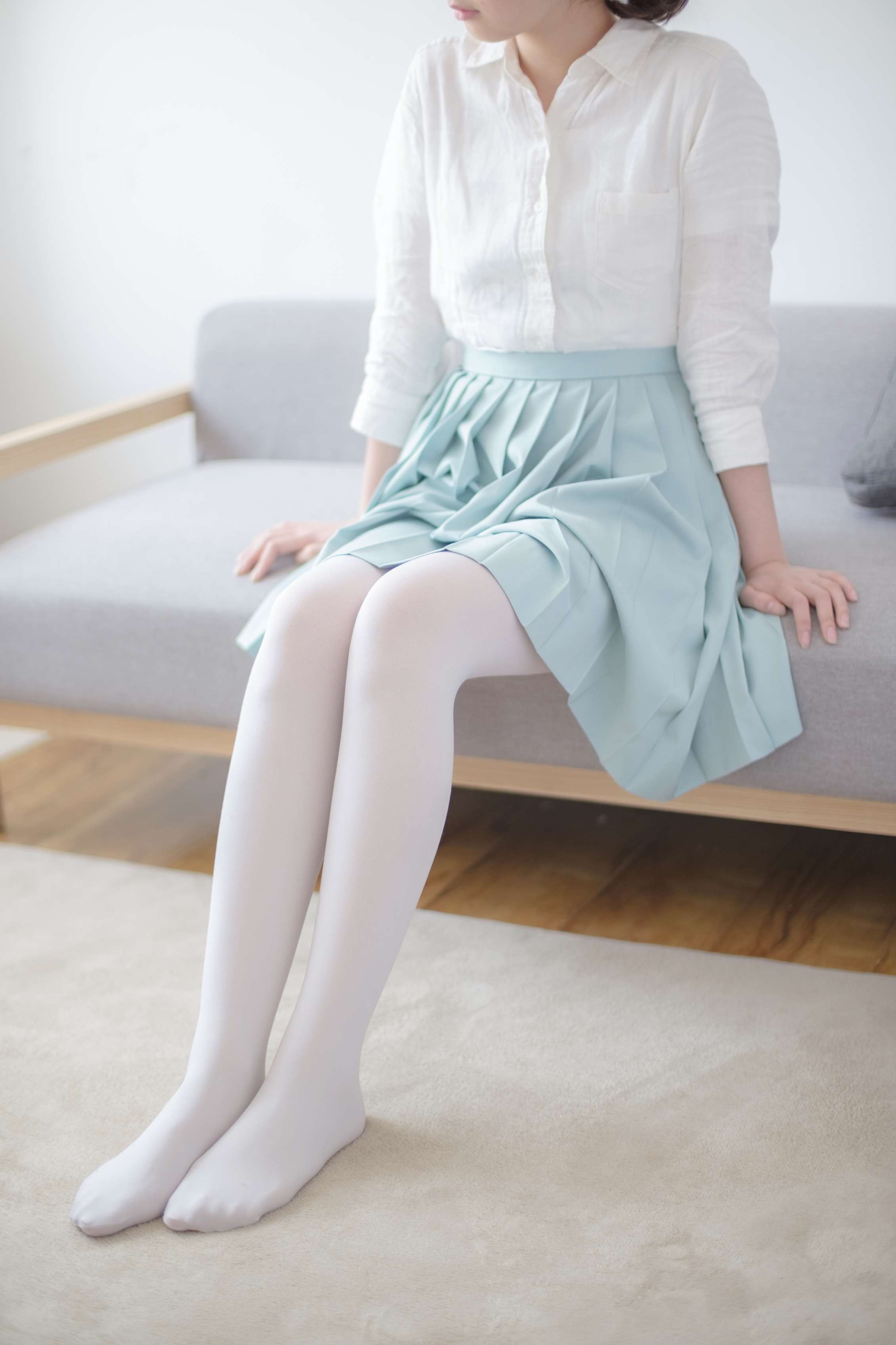 R15-003 水嫩白丝 [94P-535MB]
