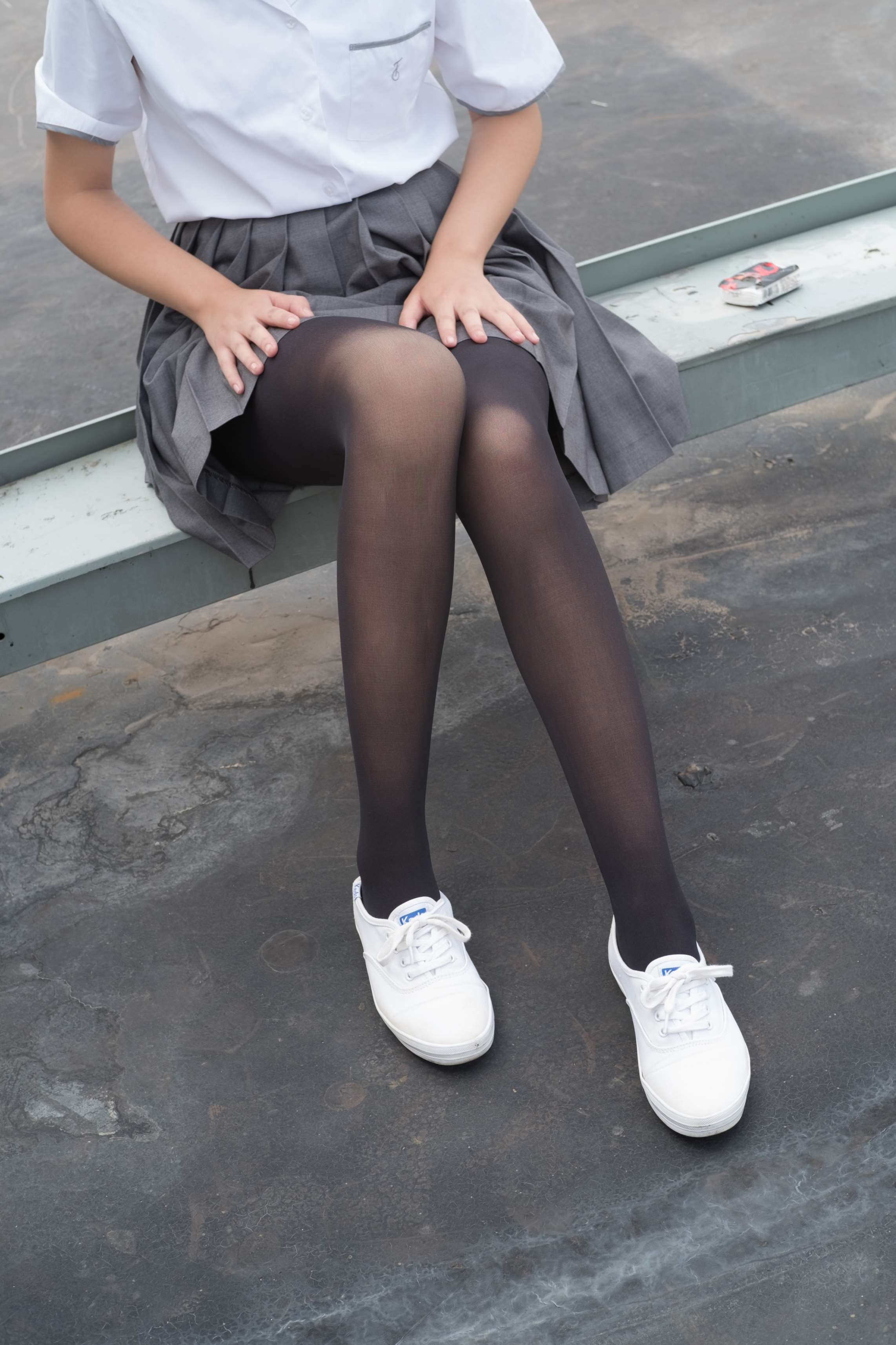R15-031 天台黑丝 [95P-511MB]