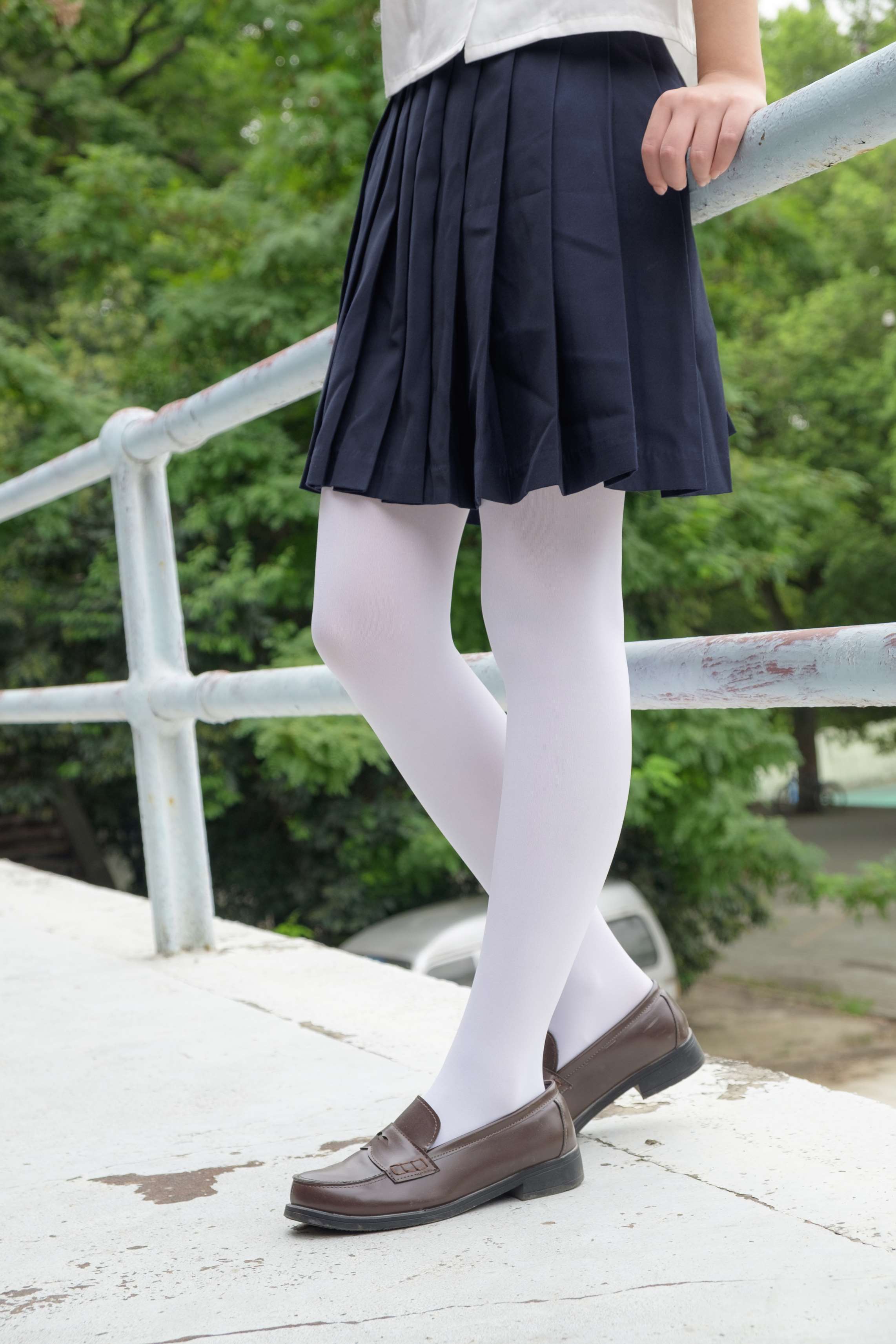 R15-034 户外白丝秀 [102P-696MB]